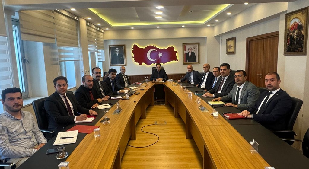 Bakanlığımız sorumluluğunda yürütülen “Uzaktan, Kısmi Ve Geçici Süreli Çalışma İle Platform Çalışması Gibi Yeni Nesil Esnek Çalışma Modellerine Dair Mevzuat Değişikliği” için Genel Müdürlüğümüz bünyesinde çalışmalar devam ediyor.