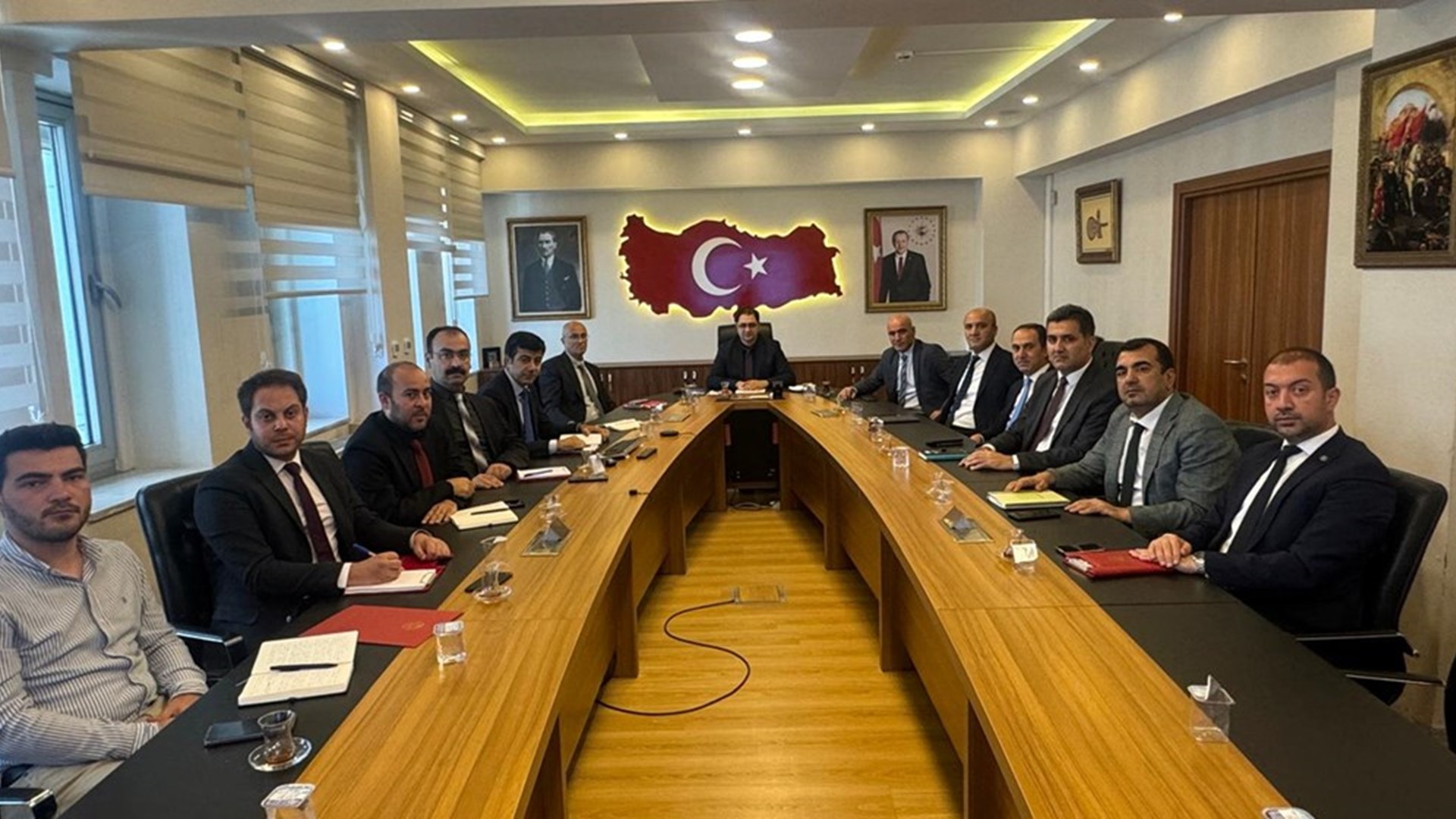 Bakanlığımız sorumluluğunda yürütülen “Uzaktan, Kısmi Ve Geçici Süreli Çalışma İle Platform Çalışması Gibi Yeni Nesil Esnek Çalışma Modellerine Dair Mevzuat Değişikliği” için Genel Müdürlüğümüz bünyesinde çalışmalar devam ediyor.