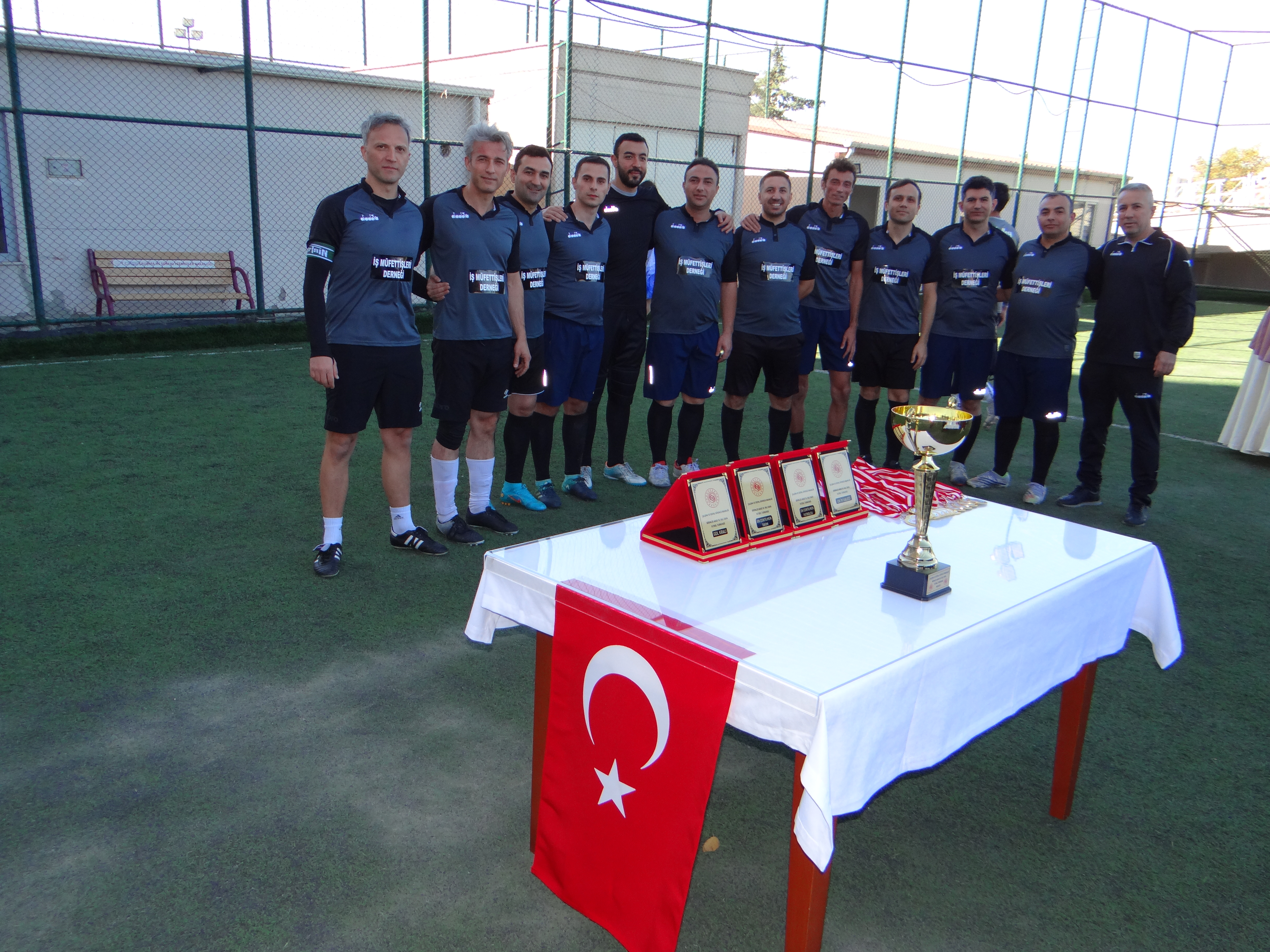 Futbol takımımız şampiyon oldu.