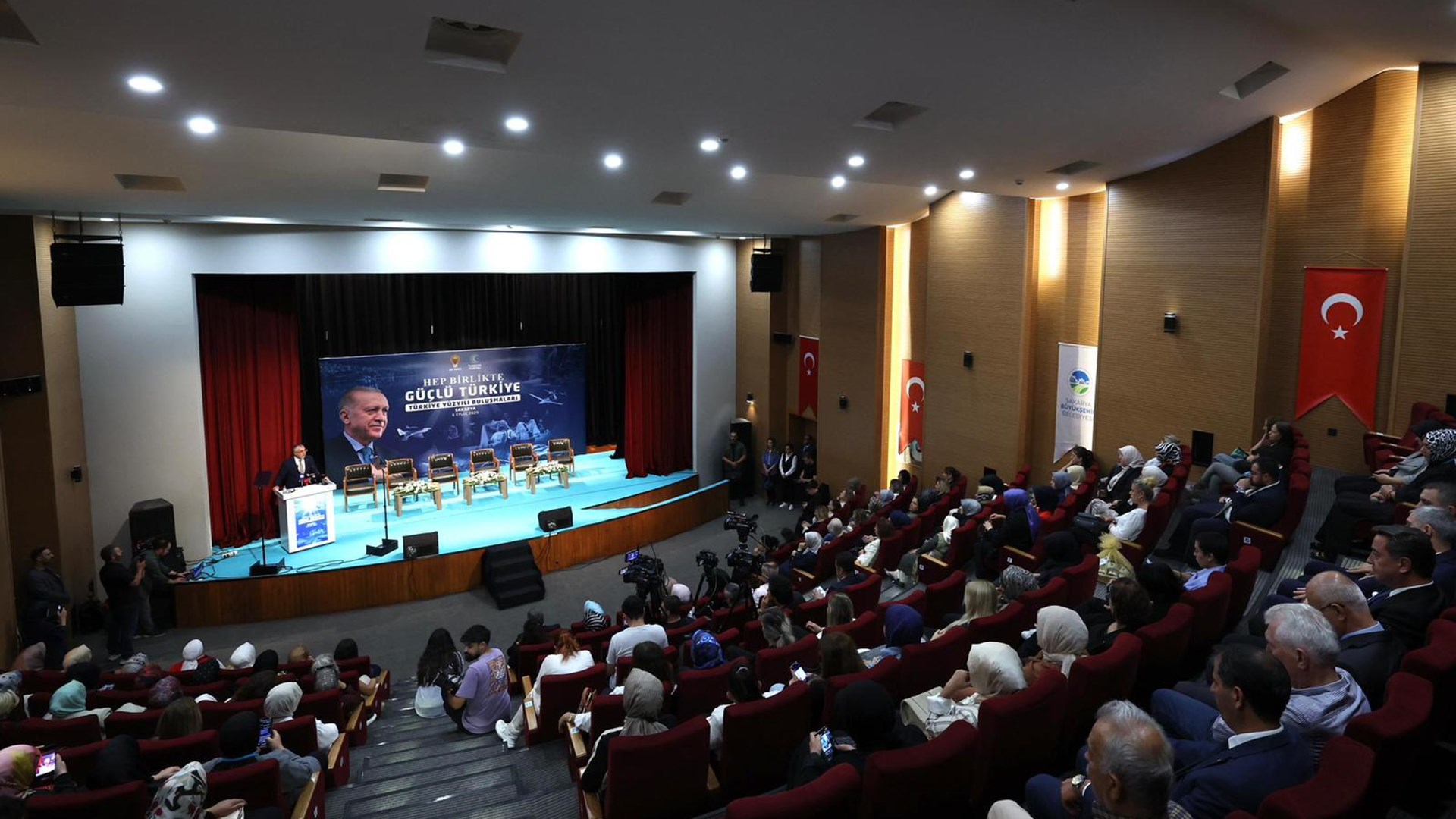 Bakan Işıkhan, Sakarya’da Ziyaretlerde Bulundu