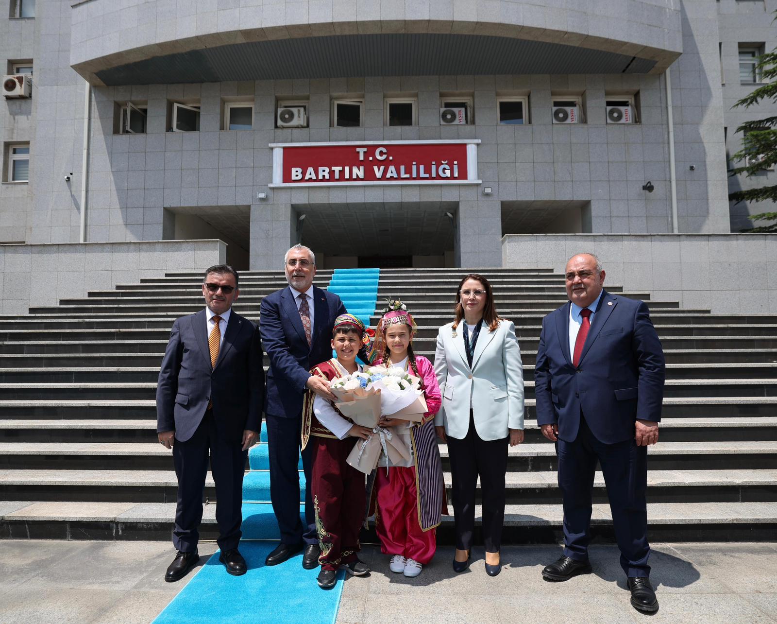 Bakan Işıkhan, Bartın’da Ziyaretlerde Bulundu