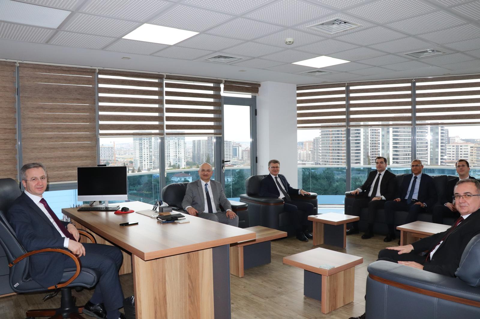 Rehberlik ve Teftiş Başkanımız Bekir Aktürk, Başkan Yardımcılarımız Resül Yılmaz, Davut Seyhan ve Gökhan Ateş ile Bursa Rehberlik ve Teftiş Grup Başkanımız Gökhan Kuzu, 07 Şubat 2025 tarihinde Bursa Çalışma ve İş Kurumu İl Müdürlüğünü ziyaret etti.