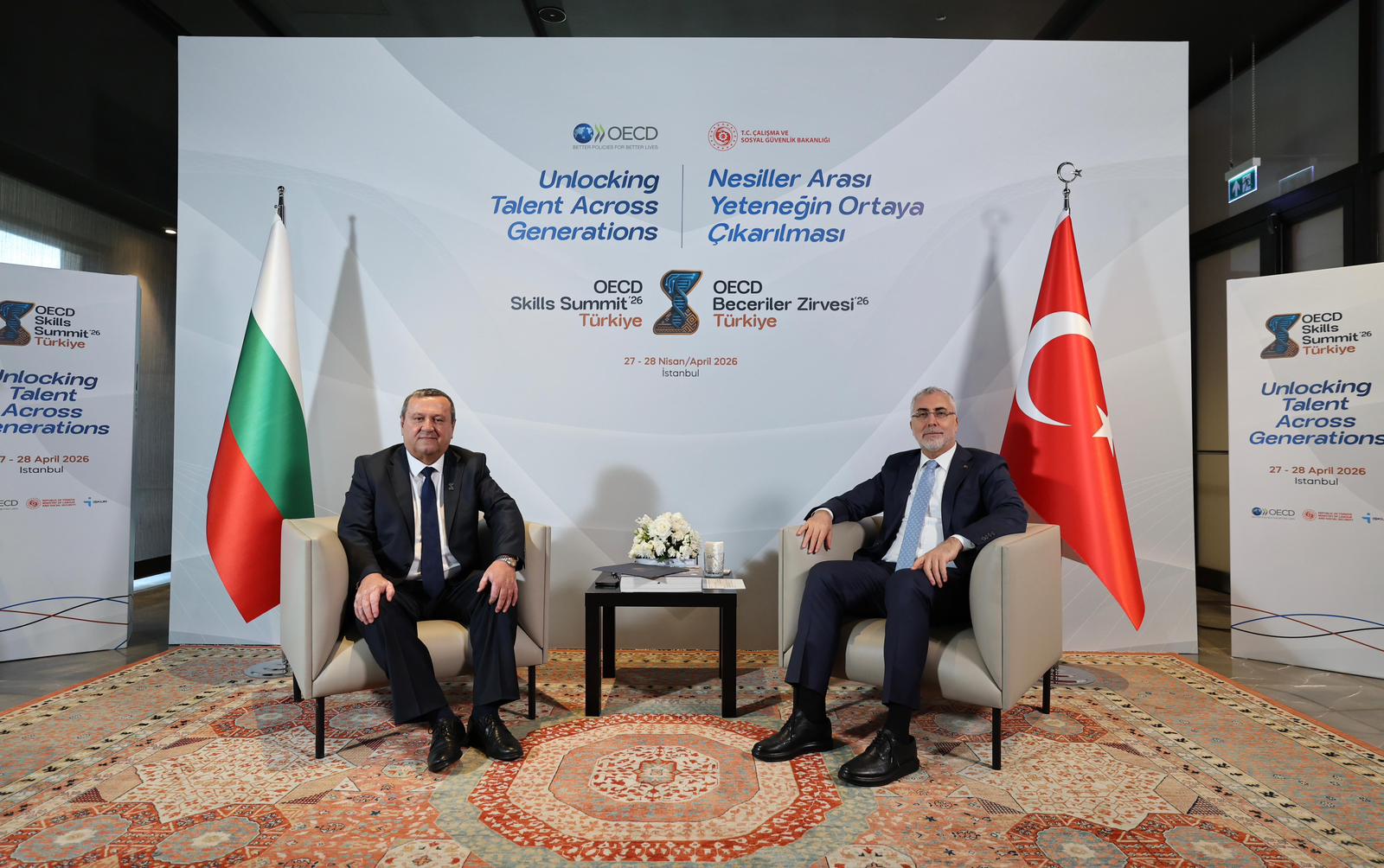 Bakan Işıkhan, OECD 2026 Beceriler Zirvesi Kapsamında İkili Temaslarda Bulundu