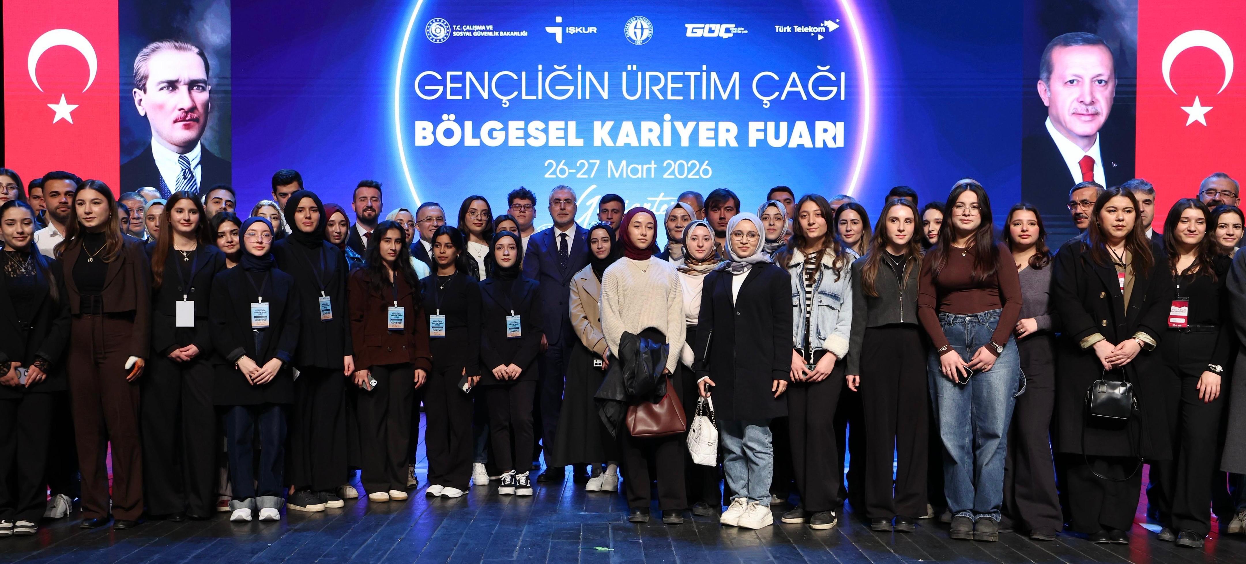 Bakan Işıkhan, Gaziantep’te İŞKUR "Gençliğin Üretim Çağı Bölgesel Kariyer Fuarı"na Katıldı