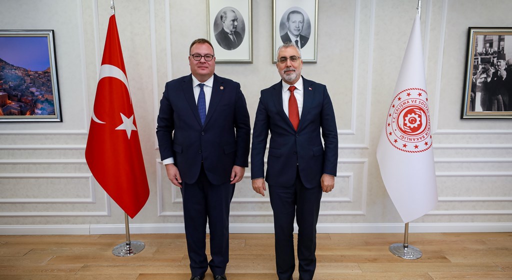 Dostane bir havada ve verimli geçen görüşmelerde her üç ülkenin Bakanlığıyla Bakanlığımız arasındaki olası işbirliği alanları üzerinde istişarelerde bulunuldu.  Sayın Büyükelçilerle yapılan görüşmelerde aşağıdaki hususlar yer aldı: