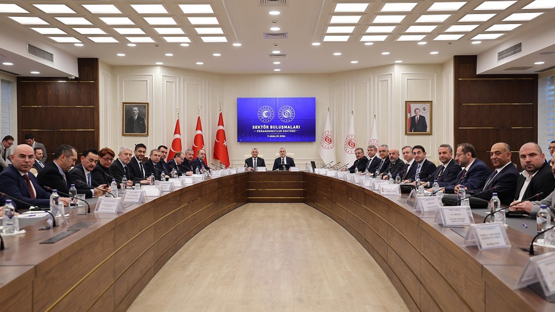 Bakan Işıkhan, “Sektör Buluşmaları” Kapsamında Perakendeciler Sektörünün Temsilcileri ile Bir Araya Geldi