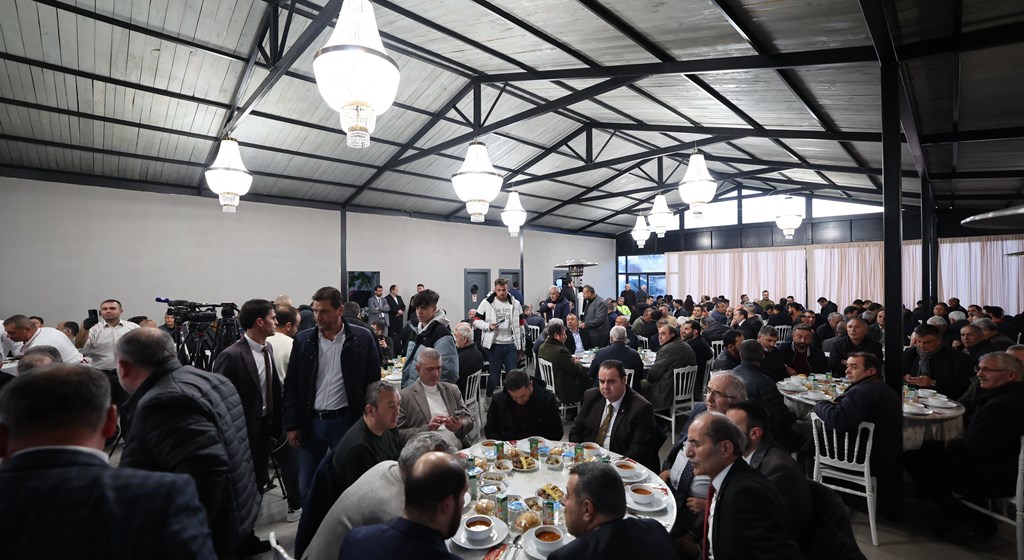 Çalışma ve Sosyal Güvenlik Bakanı Prof. Dr. Vedat Işıkhan, çeşitli temaslarda bulunmak ve programlara katılmak üzere Konya’ya gitti.