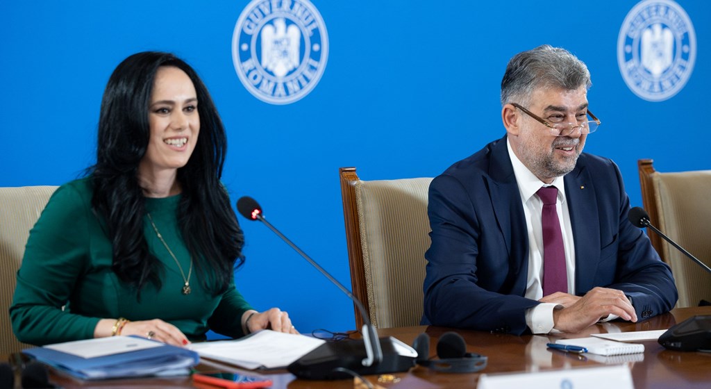 Çalışma ve Sosyal Güvenlik Bakanı Prof. Dr. Vedat Işıkhan, Çalışma ve Sosyal Güvenlik Bakanlığı ile Romanya Çalışma ve Sosyal Dayanışma Bakanlığı arasındaki Çalışma ve Sosyal Güvenlik Ortak Çalışma Grubu’nun 1. Toplantısı’na katılmak ve çeşitli temaslarda bulunmak üzere Romanya’ya gitti.