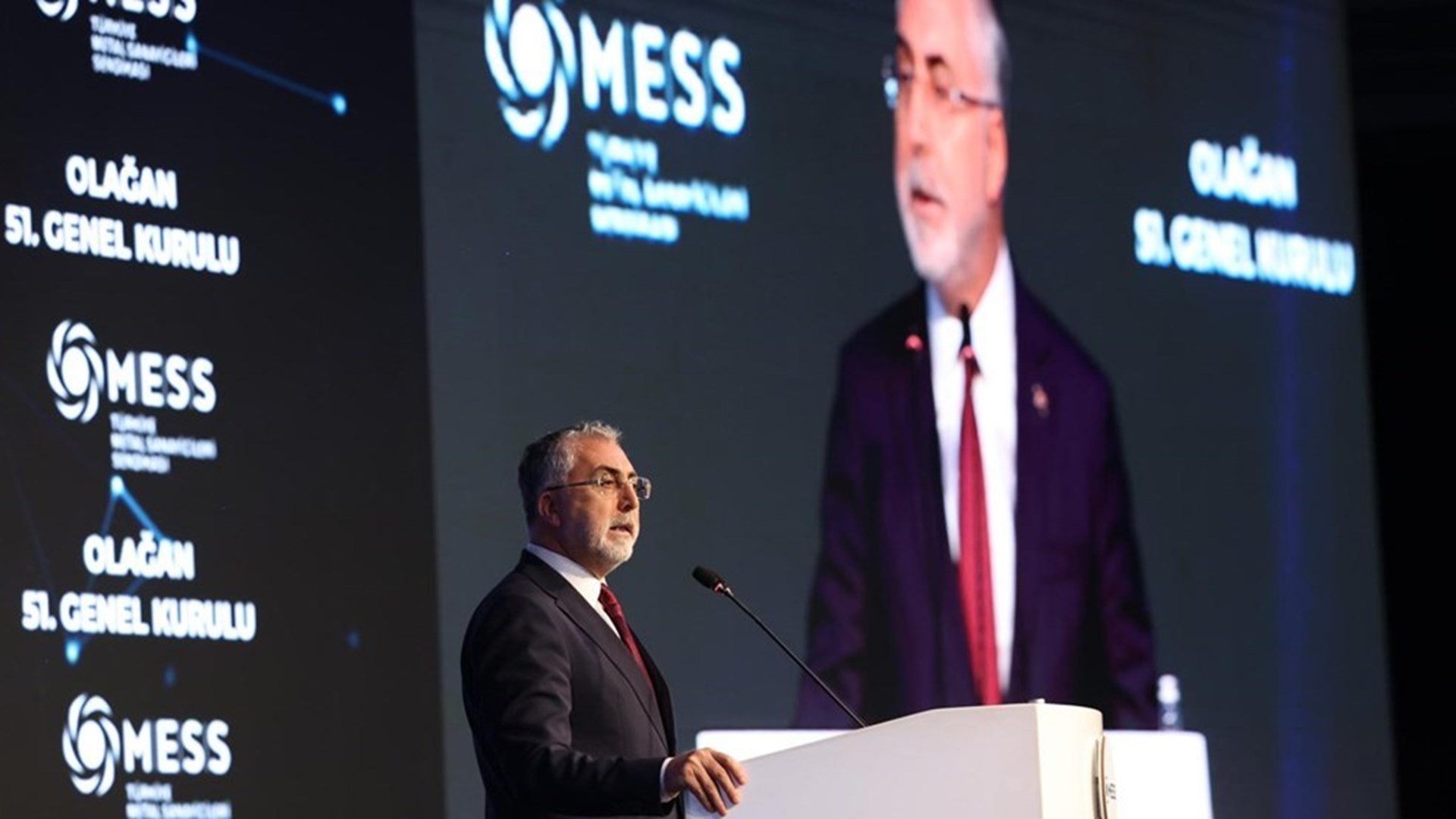 Sayın Bakanımız Prof. Dr. Vedat Işıkhan, Cumhurbaşkanımız Sayın Recep Tayyip Erdoğan’ın teşrifleriyle düzenlenen Türkiye Metal Sanayicileri Sendikası’nın, (MESS), 51. Olağan Genel Kurulu’na katıldı.