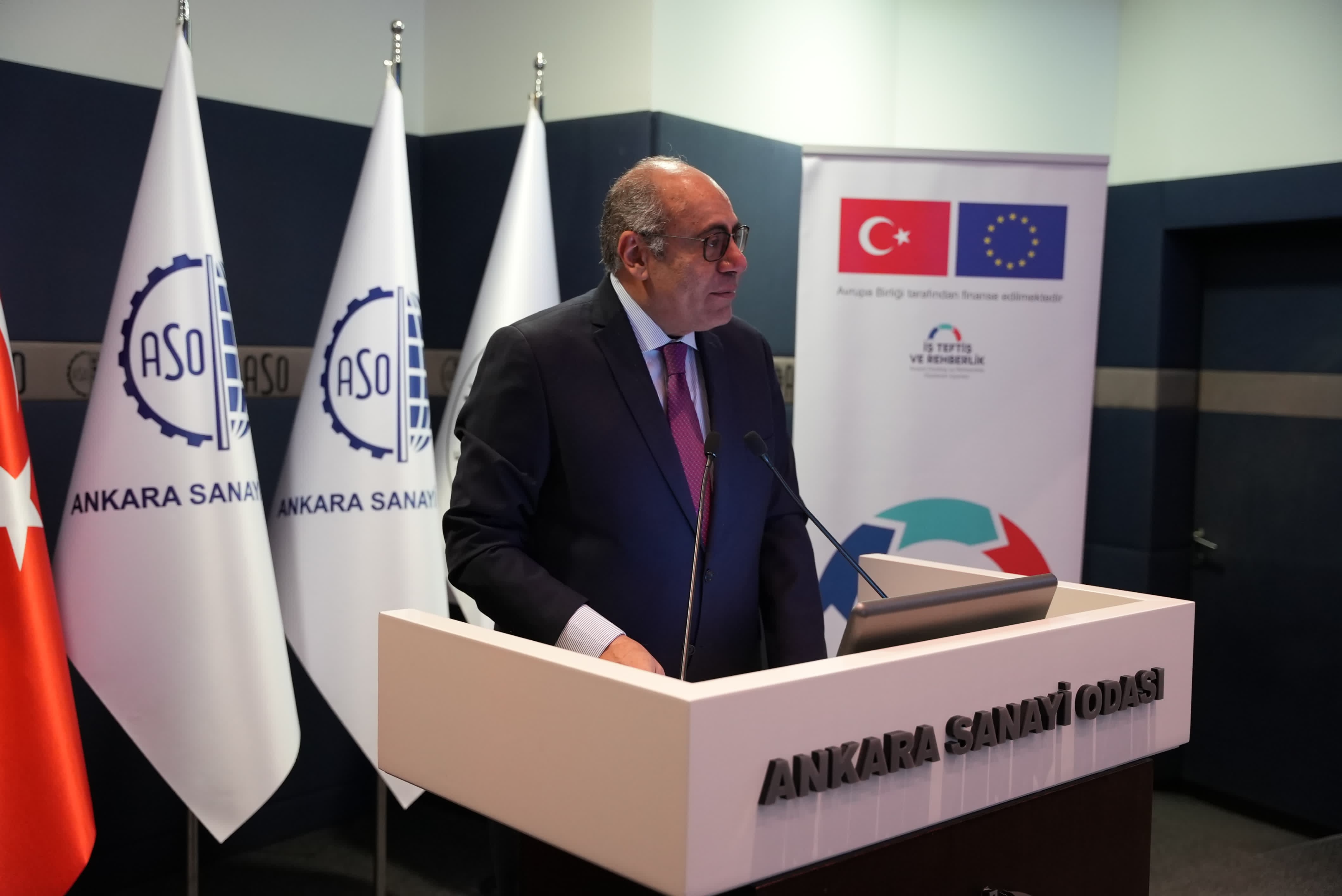 “İş Teftiş Rehberlik ve Sosyal Diyalog Yoluyla İşyeri Uyumunun Güçlendirilmesi Projesi” kapsamında düzenlenen sektörel rehberlik toplantısı 8 Nisan 2025 tarihinde Ankara Sanayi Odası’nda gerçekleştirildi.