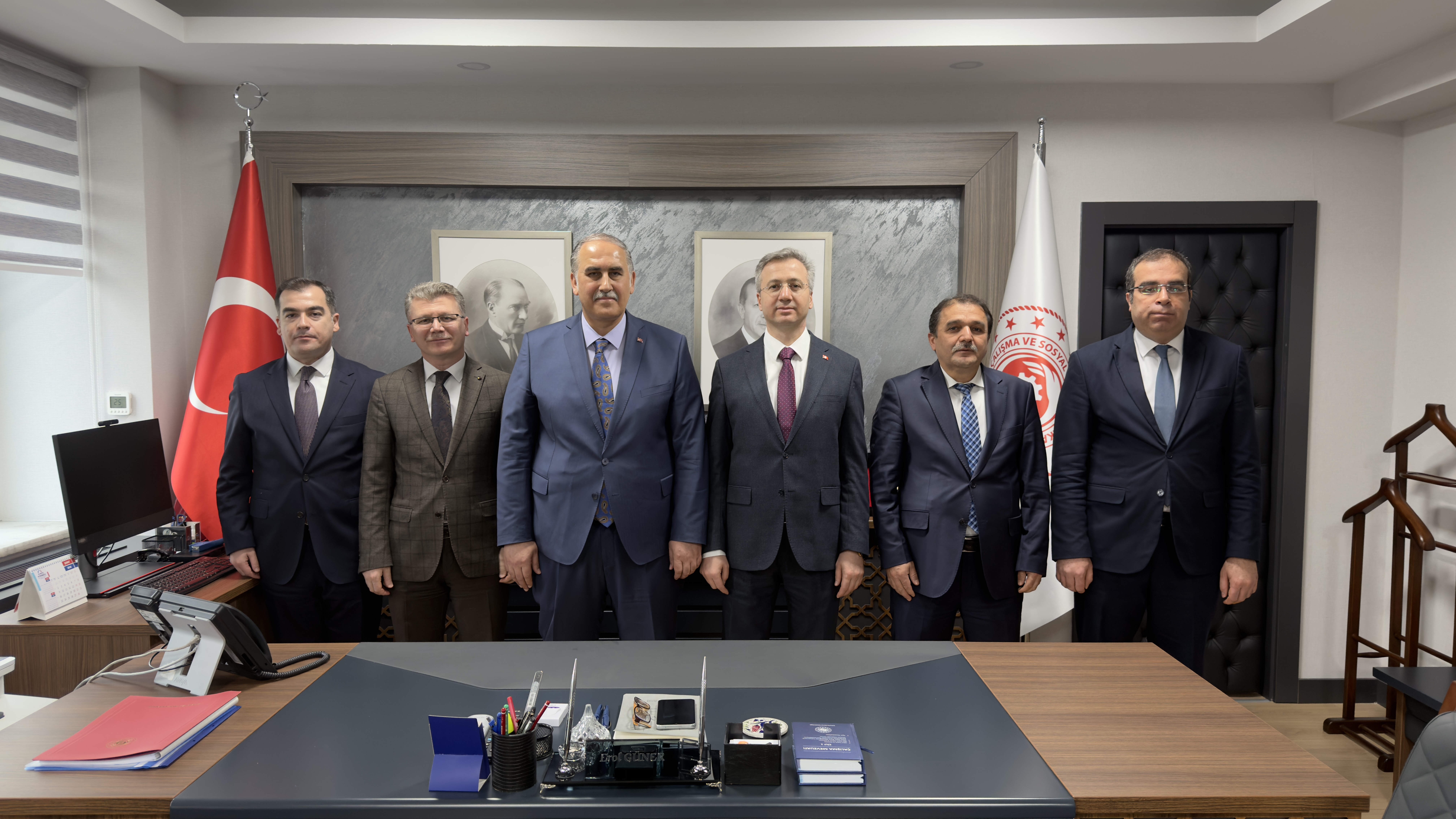Rehberlik ve Teftiş Başkanımız Erol Güner, düzenlenen devir teslim töreninde görevi Başkanımız Bekir Aktürk’ten devraldı.