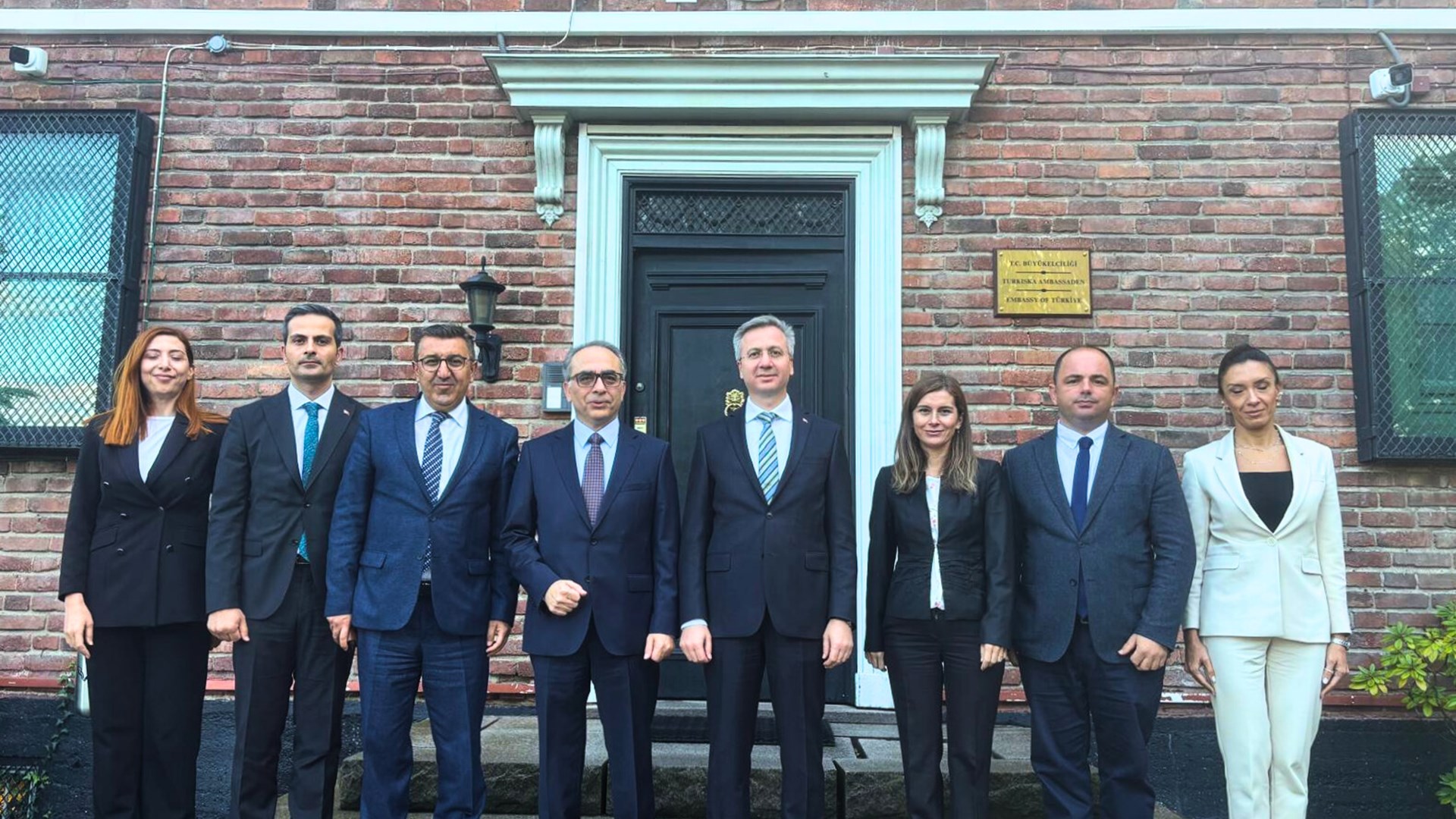 Türkiye Cumhuriyeti Stockholm Büyükelçiliğine 26 Ağustos 2025 tarihinde ziyaret gerçekleştirildi. Görüşmede Başkanlığımızın teftiş ve rehberlik faaliyetleri ile çalışma ziyareti programının genel çerçevesi değerlendirildi.