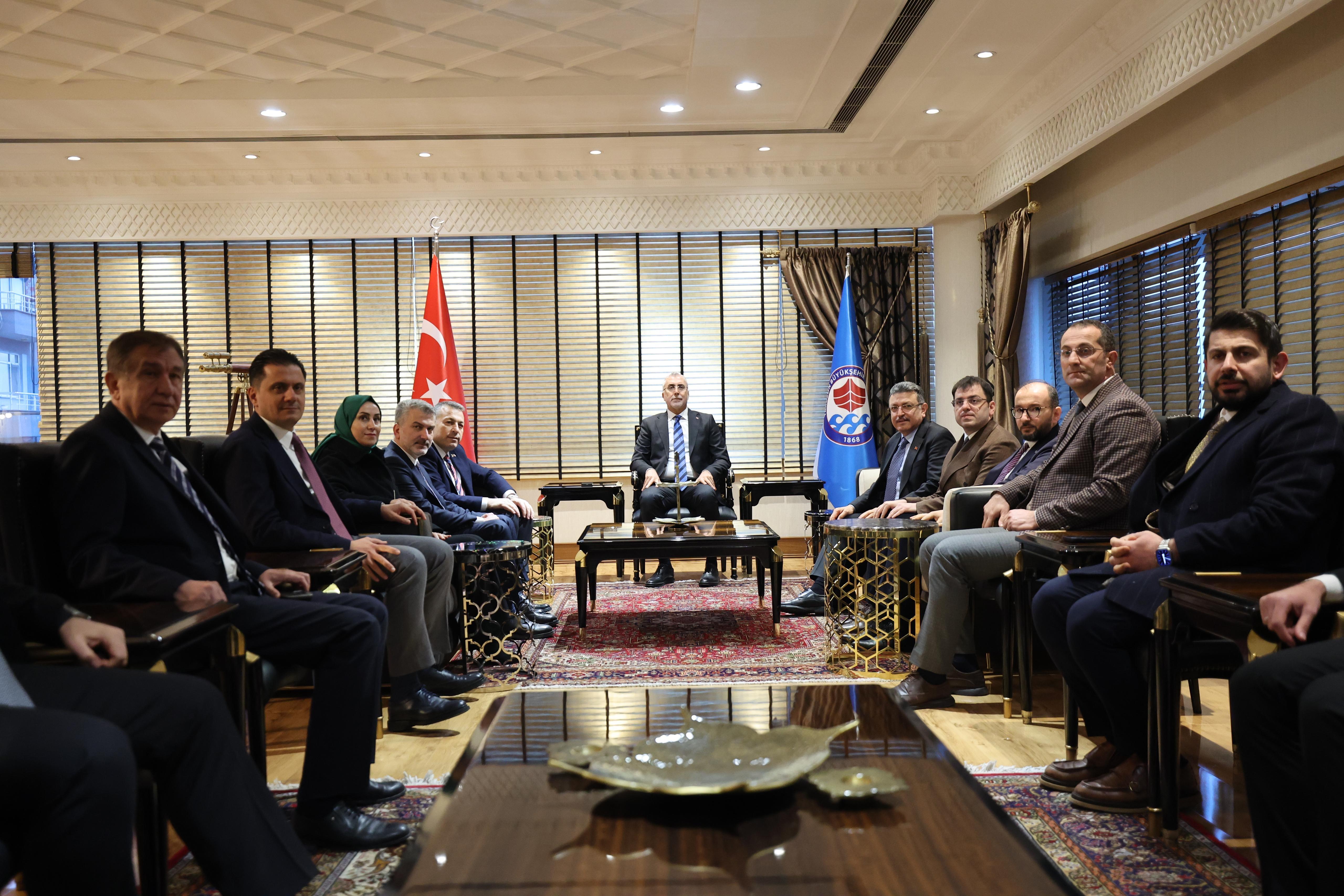 Bakan Işıkhan, Trabzon’da Ziyaretlerde Bulundu