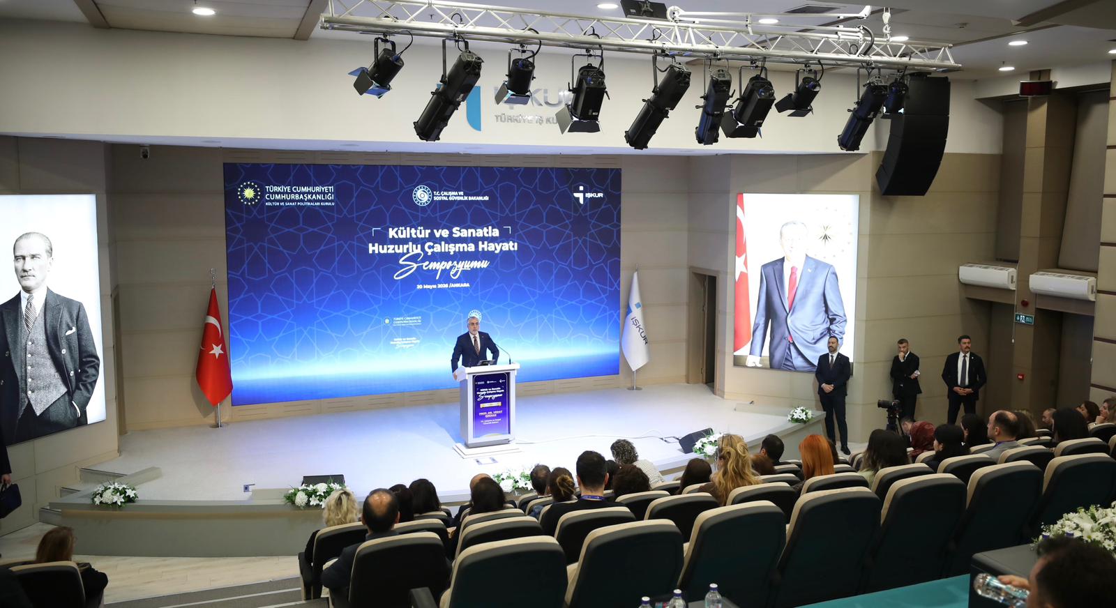 Bakan Işıkhan, Kültür ve Sanatla Huzurlu Çalışma Hayatı Sempozyumu’na Katıldı