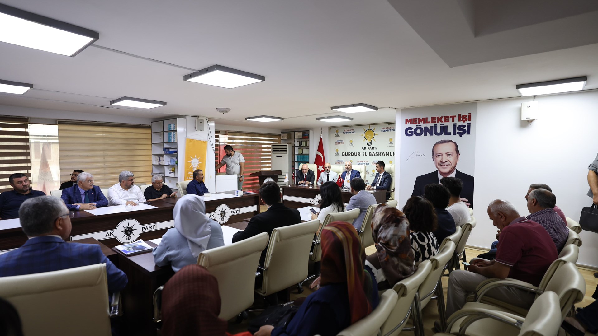 Bakan Işıkhan, Türkiye Yüzyılı Buluşmaları Kapsamında Burdur’da Ziyaretlerde Bulundu