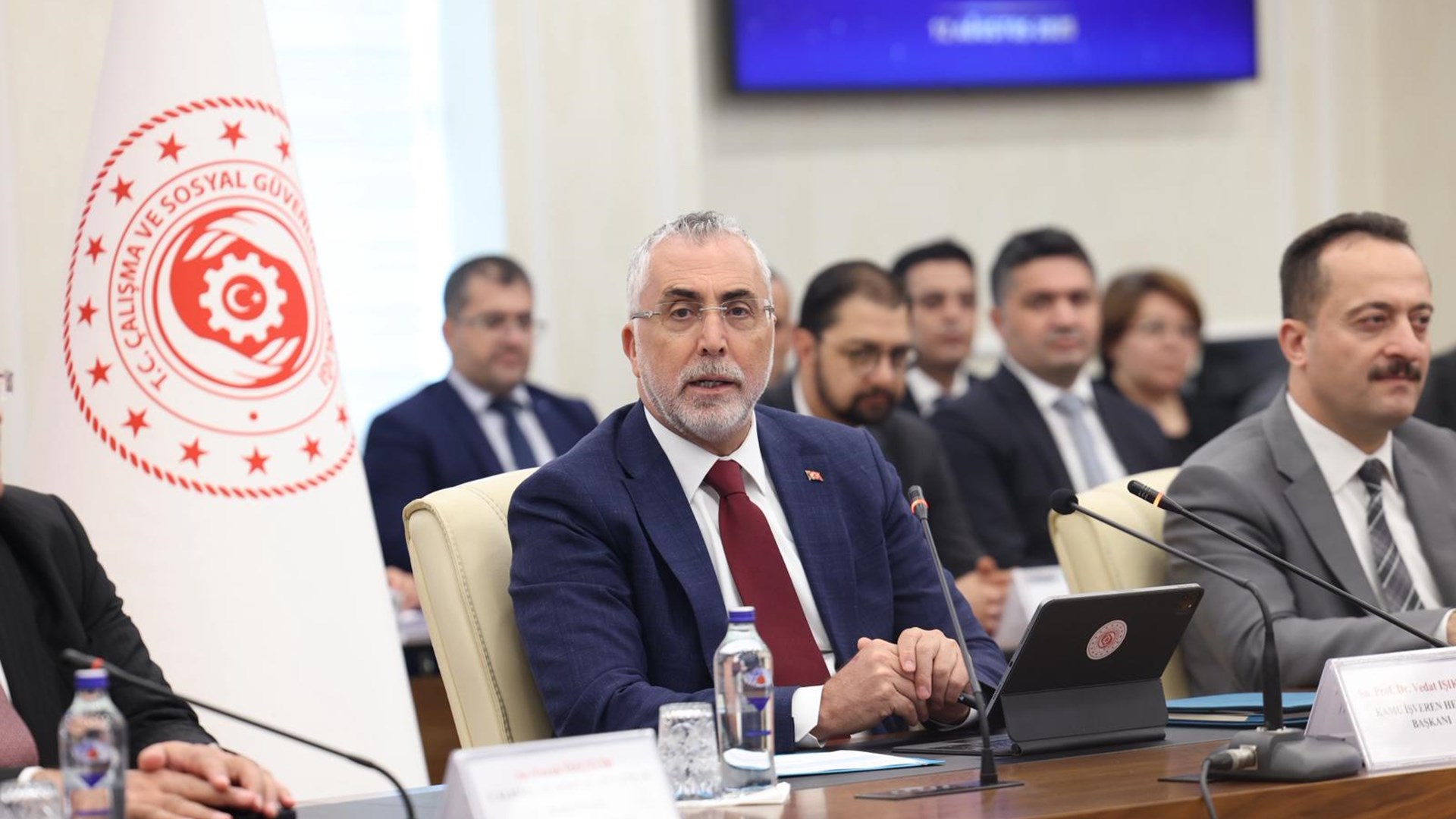 Bakan Işıkhan, 8. Dönem Toplu Sözleşme Görüşmeleri Kapsamında Memur Konfederasyonları ve Sendika Genel Başkanları ile Bir Araya Geldi