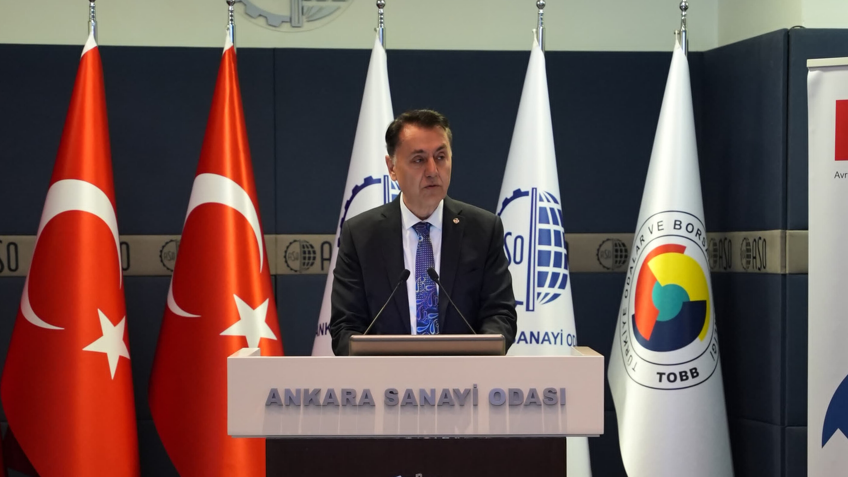 “İş Teftiş Rehberlik ve Sosyal Diyalog Yoluyla İşyeri Uyumunun Güçlendirilmesi Projesi” kapsamında düzenlenen sektörel rehberlik toplantısı 8 Nisan 2025 tarihinde Ankara Sanayi Odası’nda gerçekleştirildi.