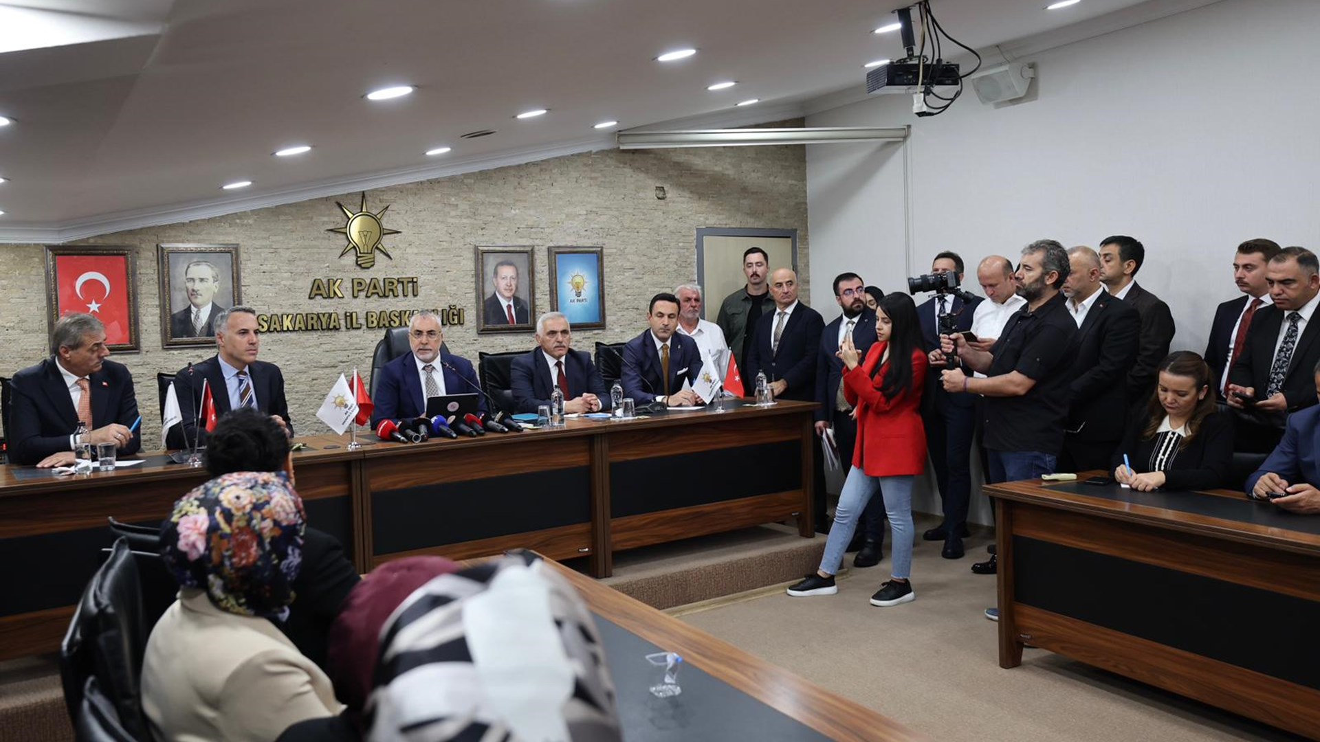 Bakan Işıkhan, Sakarya’da Ziyaretlerde Bulundu