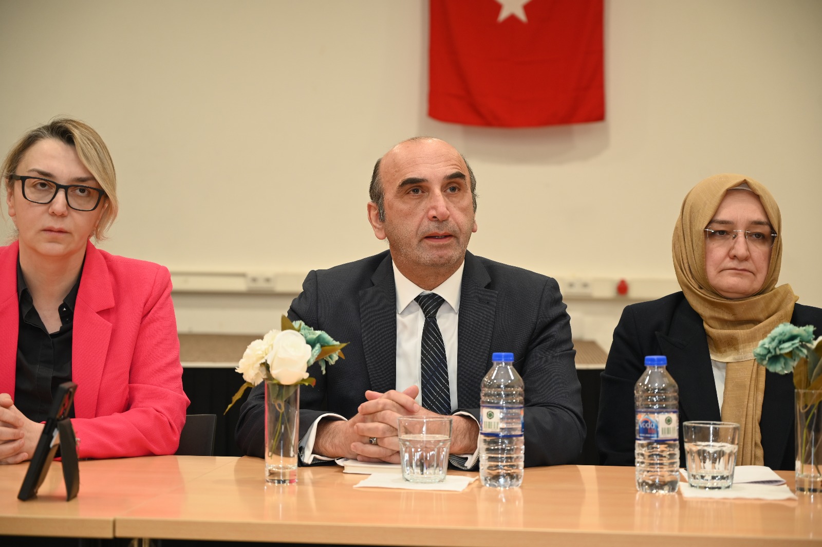 Köln Ataşeliğimiz 7 Şubat 2025 ve 13 Şubat 2025 tarihlerinde vatandaş bilgilendirme toplantıları gerçekleştirmiştir.