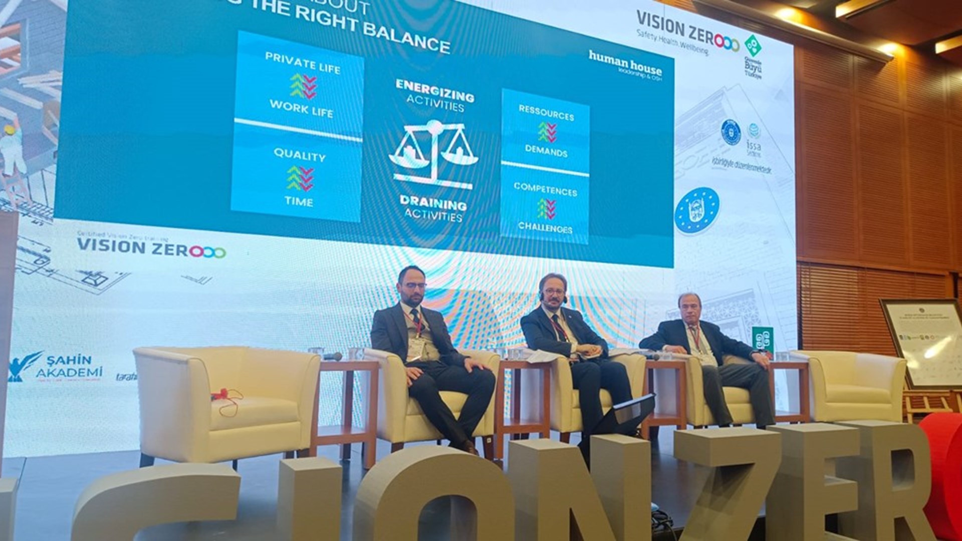 Uluslararası İSG Konferansı, “Hedef Sıfır İş Kazası- Odağımız İnsan” temasıyla yapıldı.