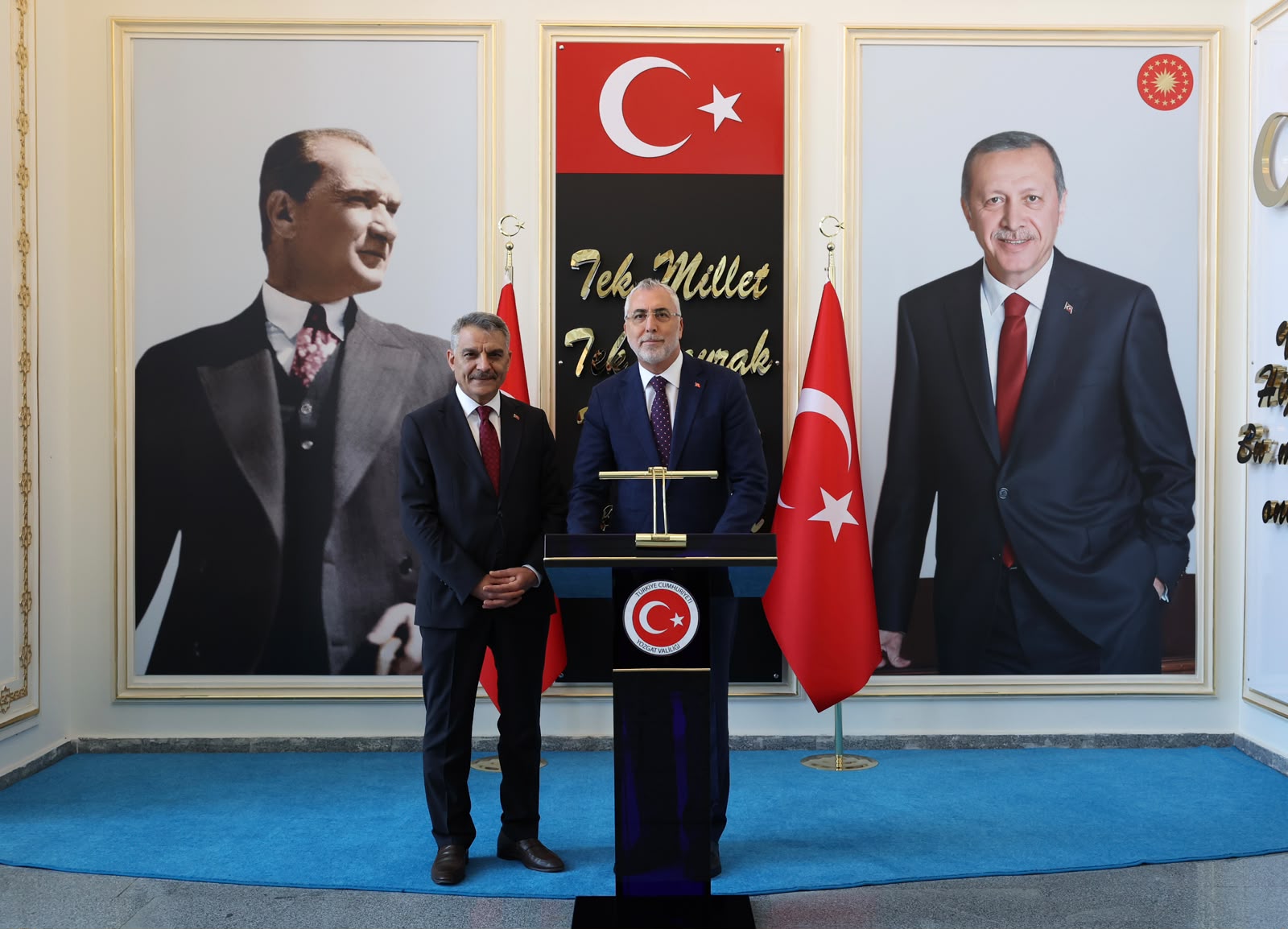 Çalışma ve Sosyal Güvenlik Bakanı Prof. Dr. Vedat Işıkhan, çeşitli ziyaretlerde bulunmak ve programlara katılmak üzere Yozgat’a gitti.