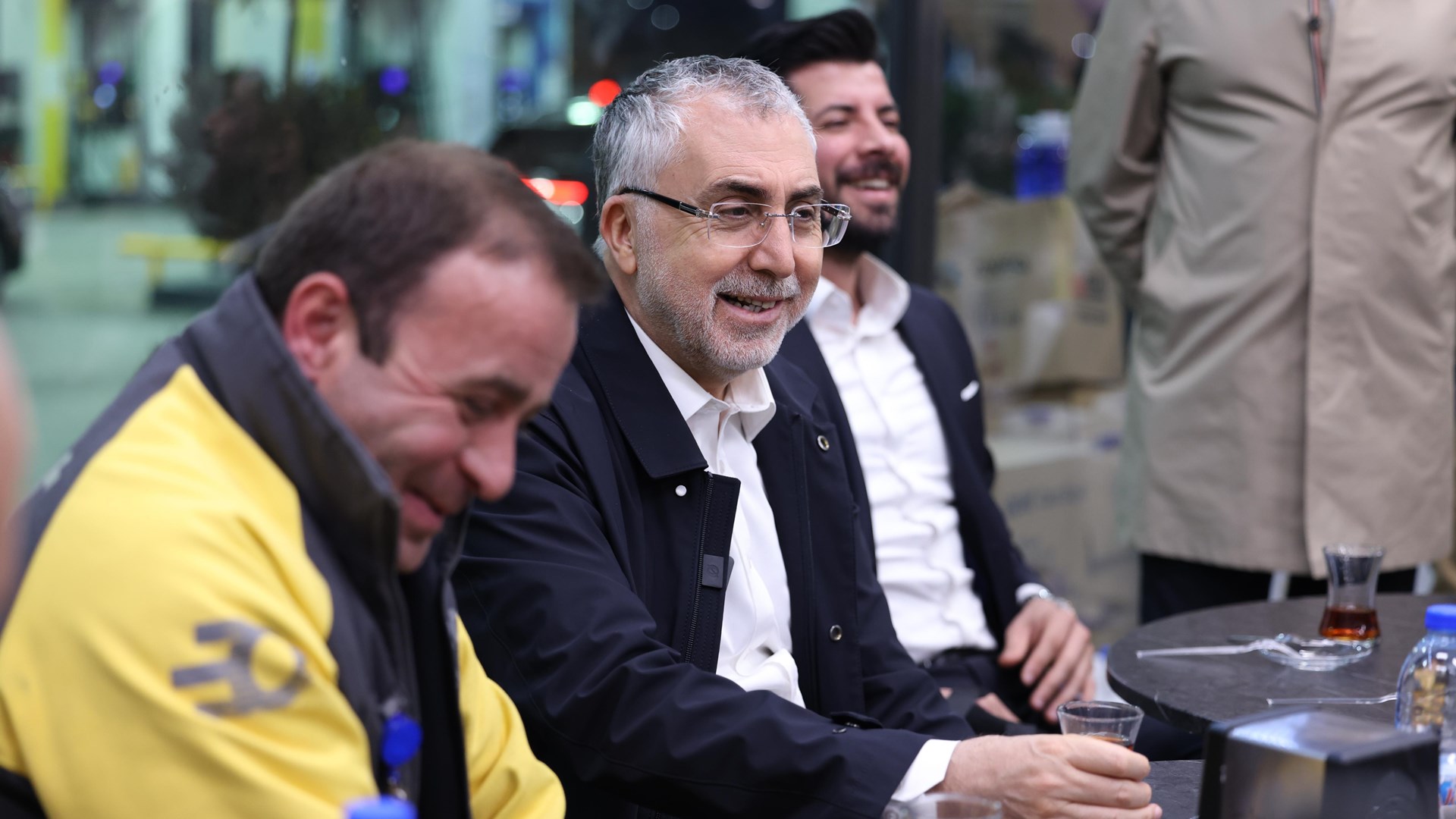 Bakan Işıkhan, 1 Mayıs Emek ve Dayanışma Günü’nü İşçilerle Birlikte Kutladı
