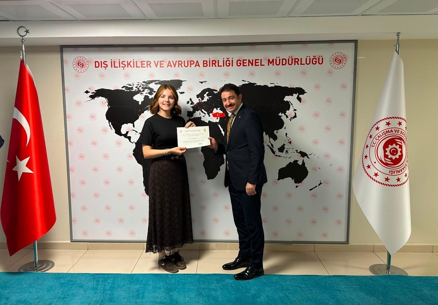 Genel Müdürlüğümüzde Stajını Tamamlayan Öğrencilere Sertifikaları Takdim Edildi