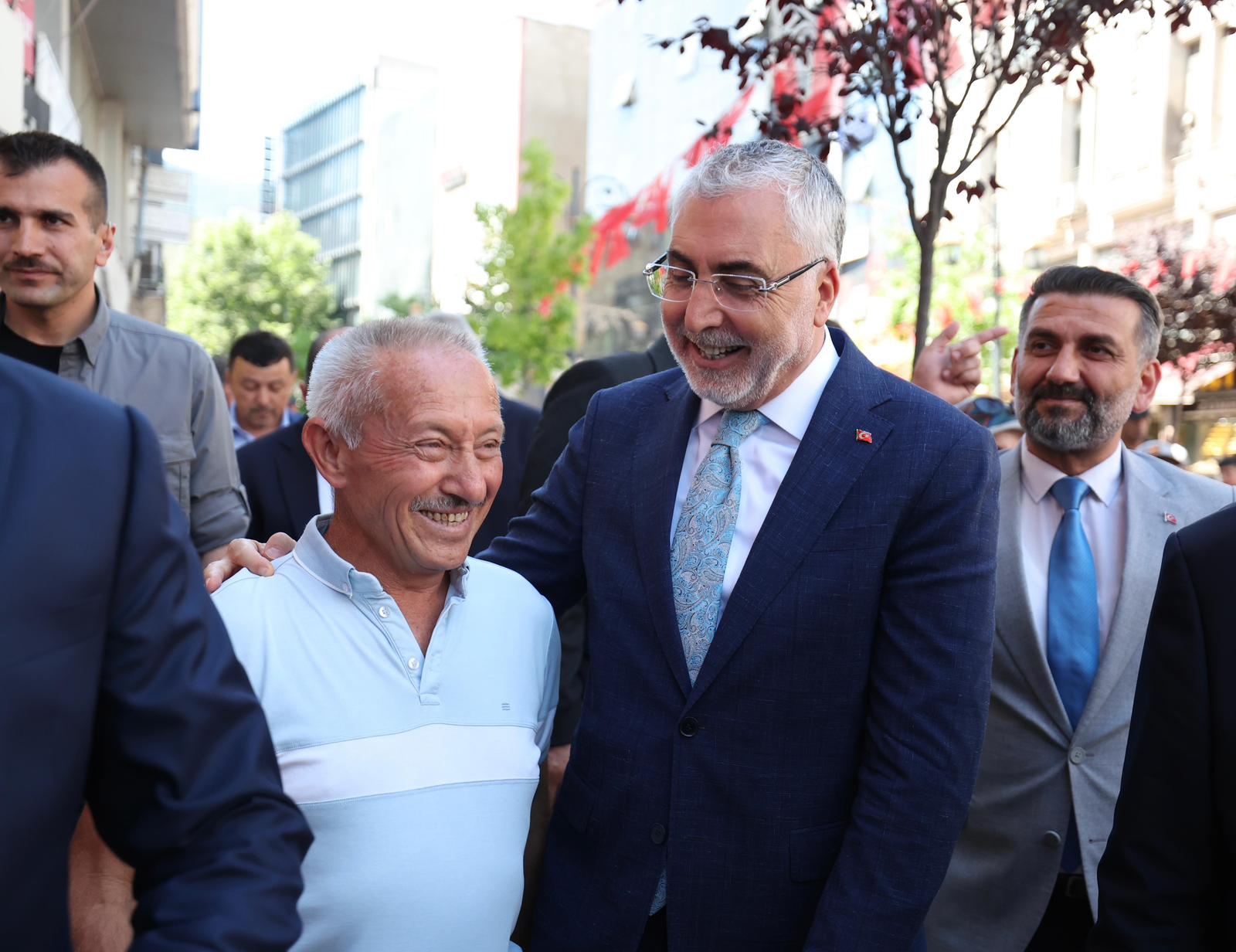 Bakan Işıkhan, Karabük’te Ziyaretlerde Bulundu