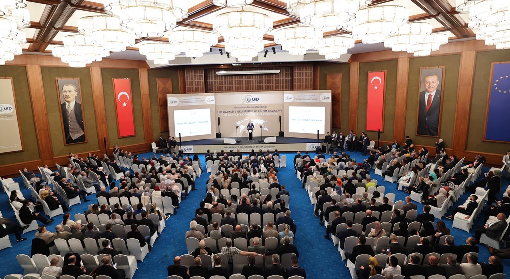 Çalışma ve Sosyal Güvenlik Bakanı Prof. Dr. Vedat Işıkhan, Ankara Kızılcahamam’da düzenlenen Uluslararası Demokratlar Birliği (UID) Kapasite Geliştirme ve Eğitim Çalıştayı’na katıldı.