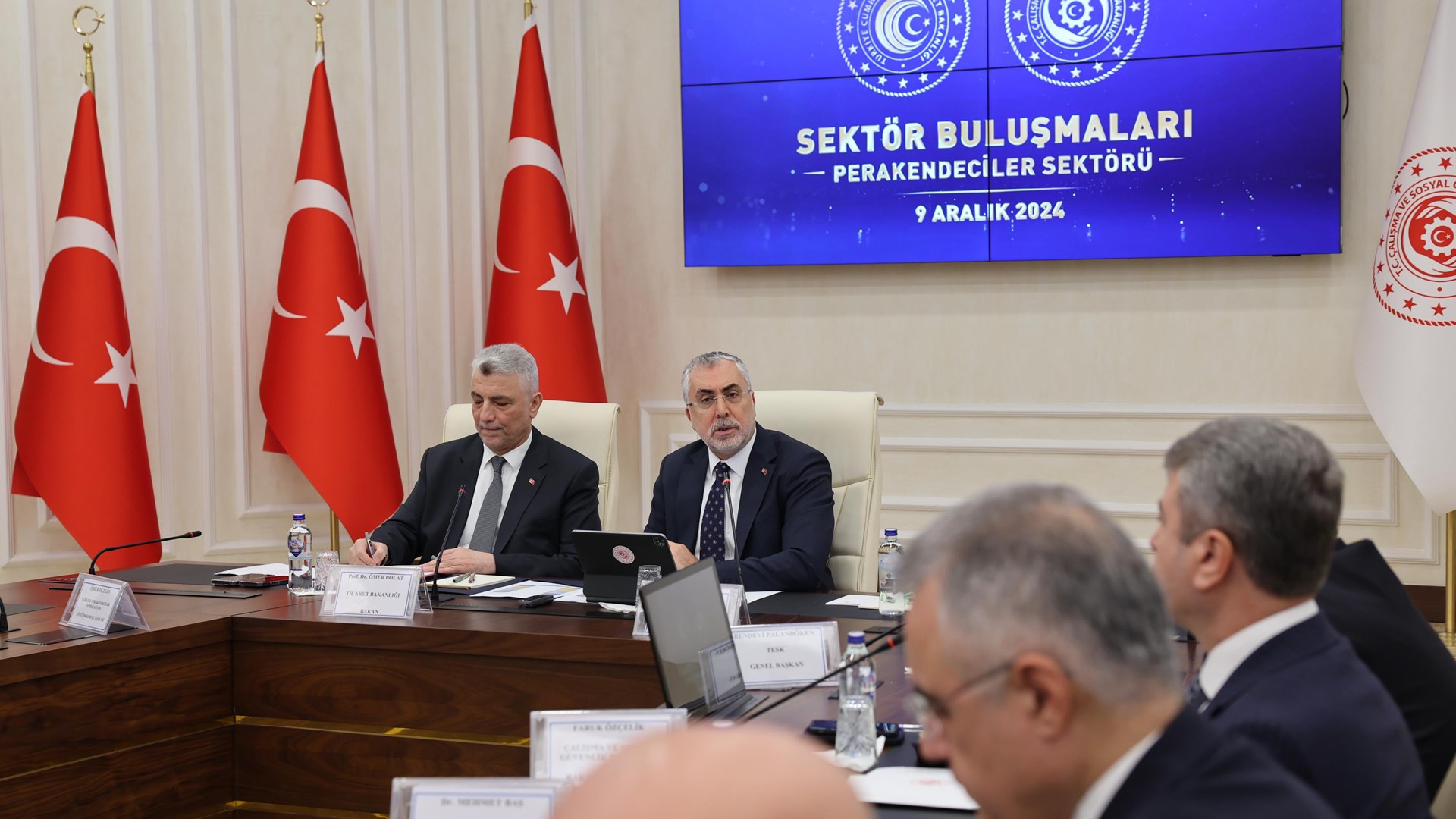 Bakan Işıkhan, “Sektör Buluşmaları” Kapsamında Perakendeciler Sektörünün Temsilcileri ile Bir Araya Geldi