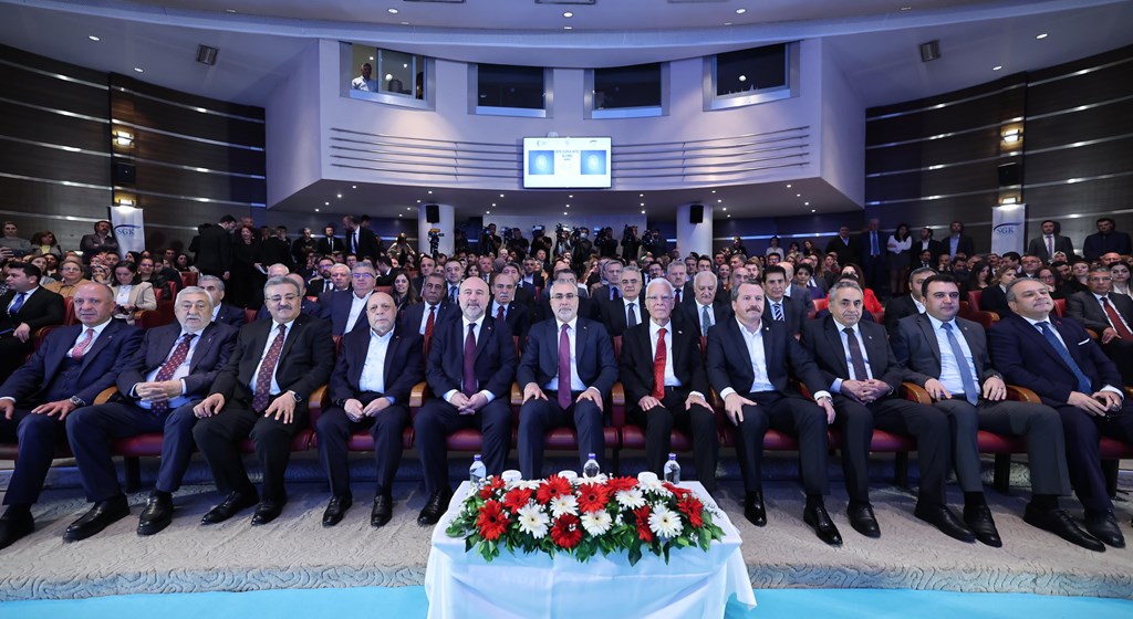 Çalışma ve Sosyal Güvenlik Bakanı Prof. Dr. Vedat Işıkhan, Sosyal Güvenlik Kurumu Başkanlığı Erdoğan Özen Konferans Salonu’nda düzenlenen “Sosyal Güvenlik Haftası Buluşması” Programı’na katıldı.