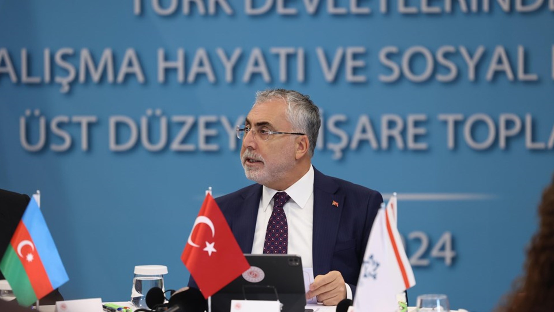 Within the framework of the ‘International Conference on Labour Life and Social Protection in Turkic States’ to be organised by the Ministry of Labour and Social Security, a Round Table Meeting titled ‘Social Protection, Working Life and Social Services’ was held under the chairmanship of Minister of Labour and Social Security Prof. Dr. Vedat Işıkhan.