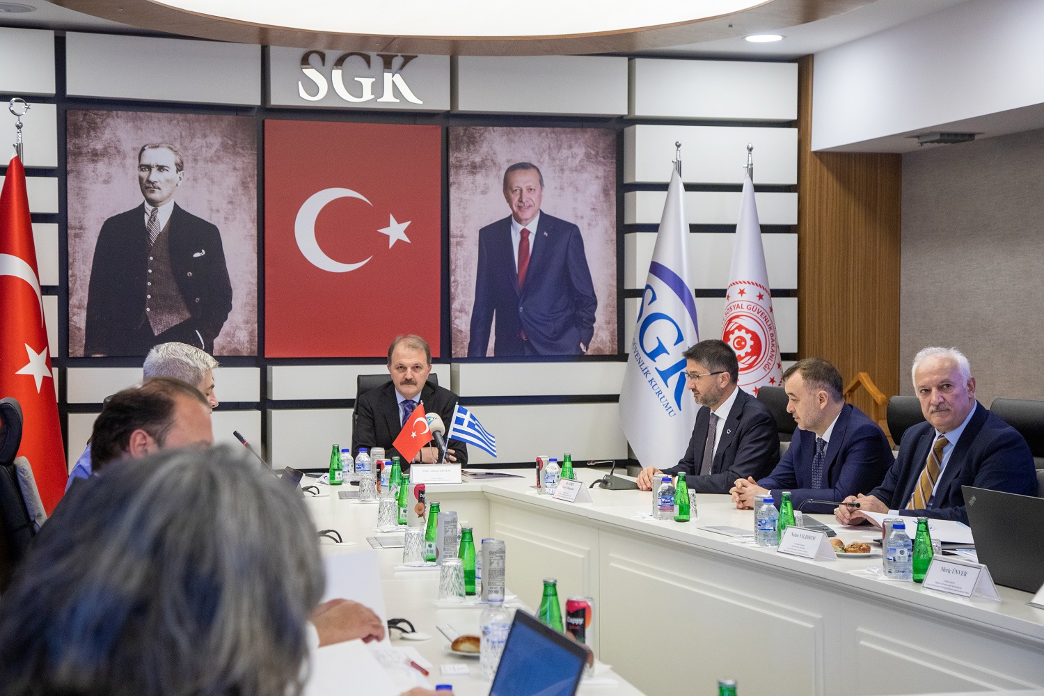 Bakanlığımız ile Yunanistan Çalışma ve Sosyal Güvenlik Bakanlığı temsilcileri, sosyal güvenlik anlaşmasının ikinci tur müzakereleri için 22-23 Ekim tarihleri arasında Ankara’da bir araya geldi.