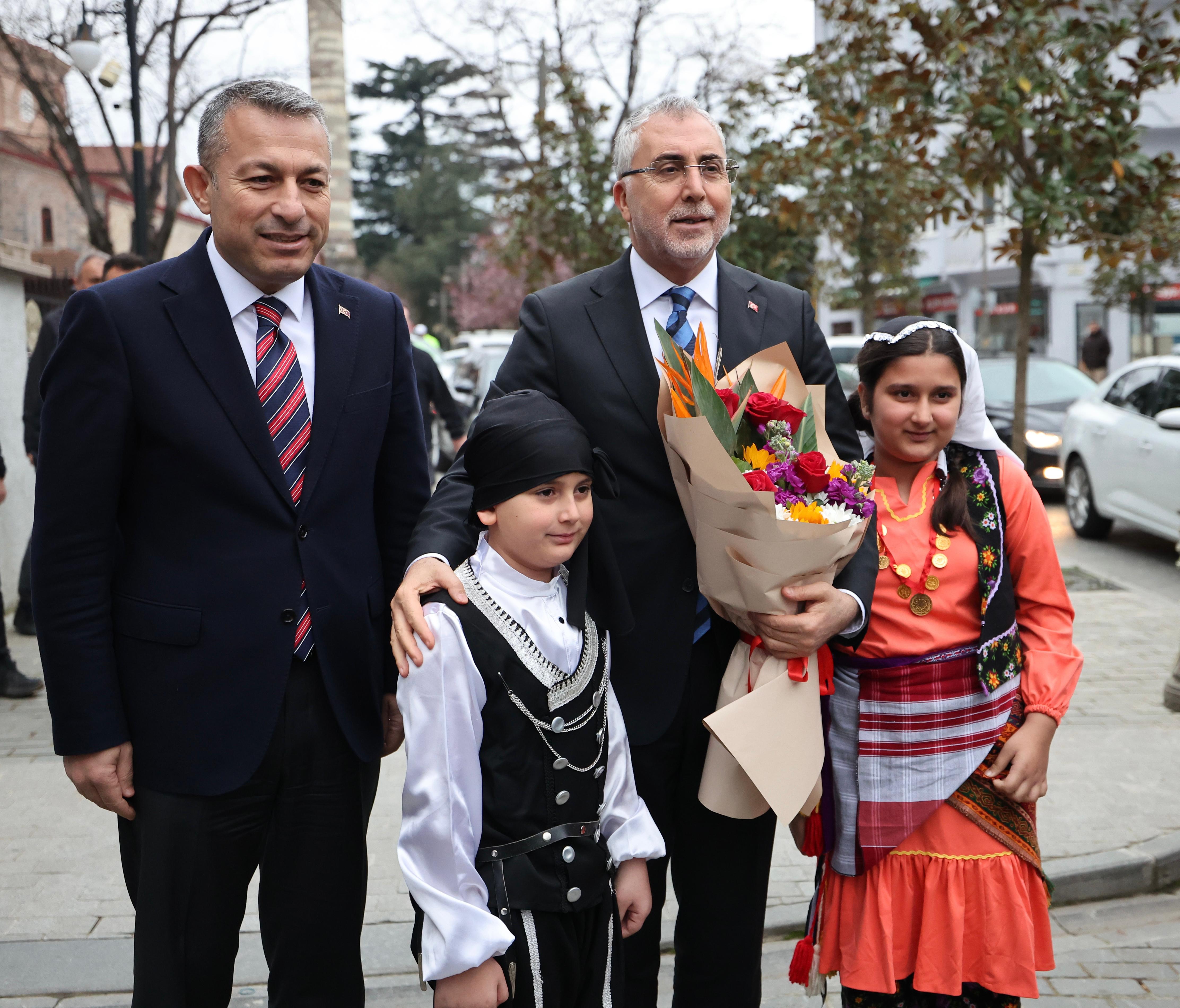Bakan Işıkhan, Trabzon’da Ziyaretlerde Bulundu