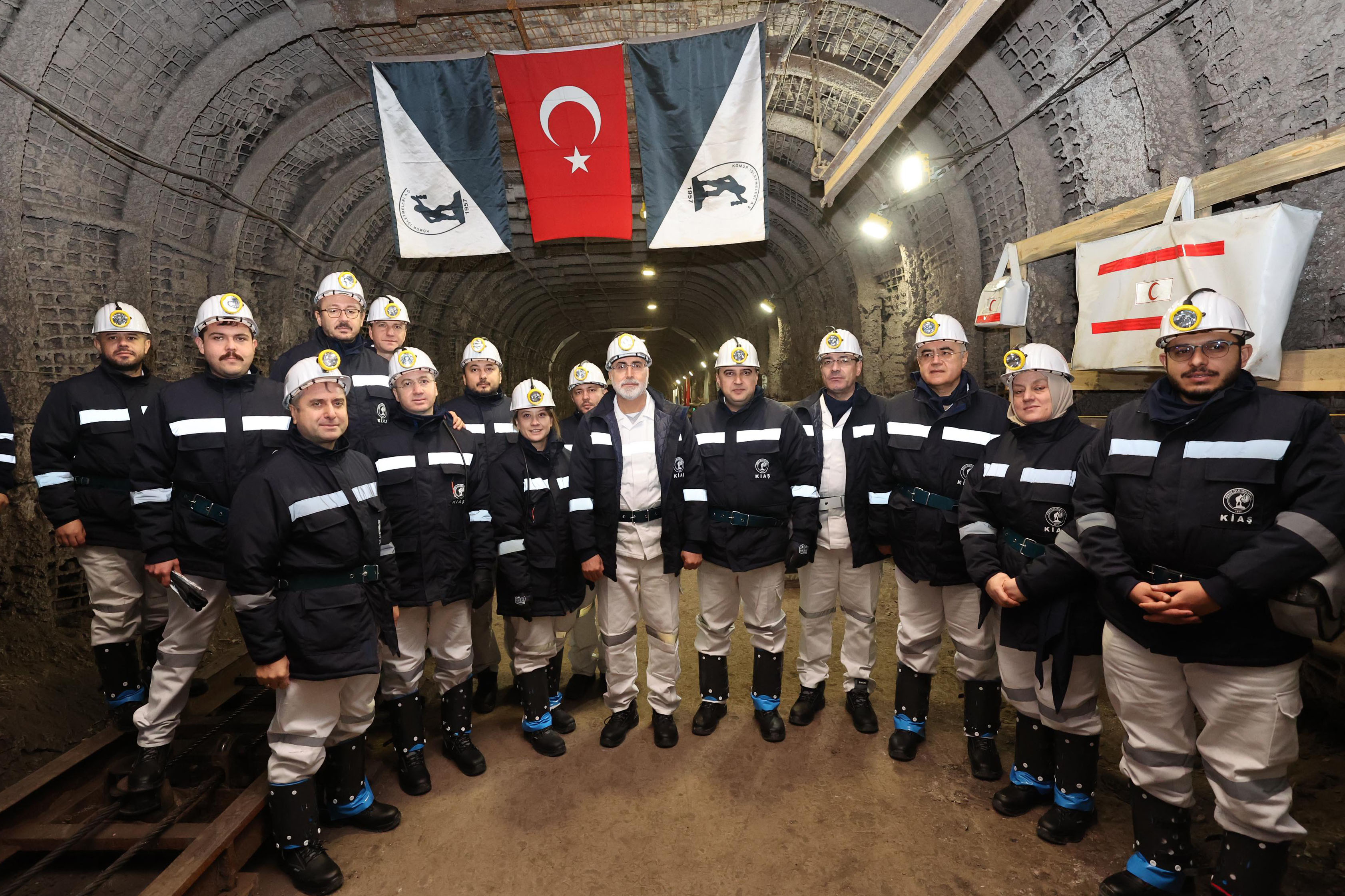 Our Minister of Labor and Social Security, Prof. Dr. Vedat IŞIKHAN and our General Manager Mehmet BAŞ visited Çayırhan Underground Mine in Ankara's Nallıhan district on the occasion of December 4, World Miners' Day.