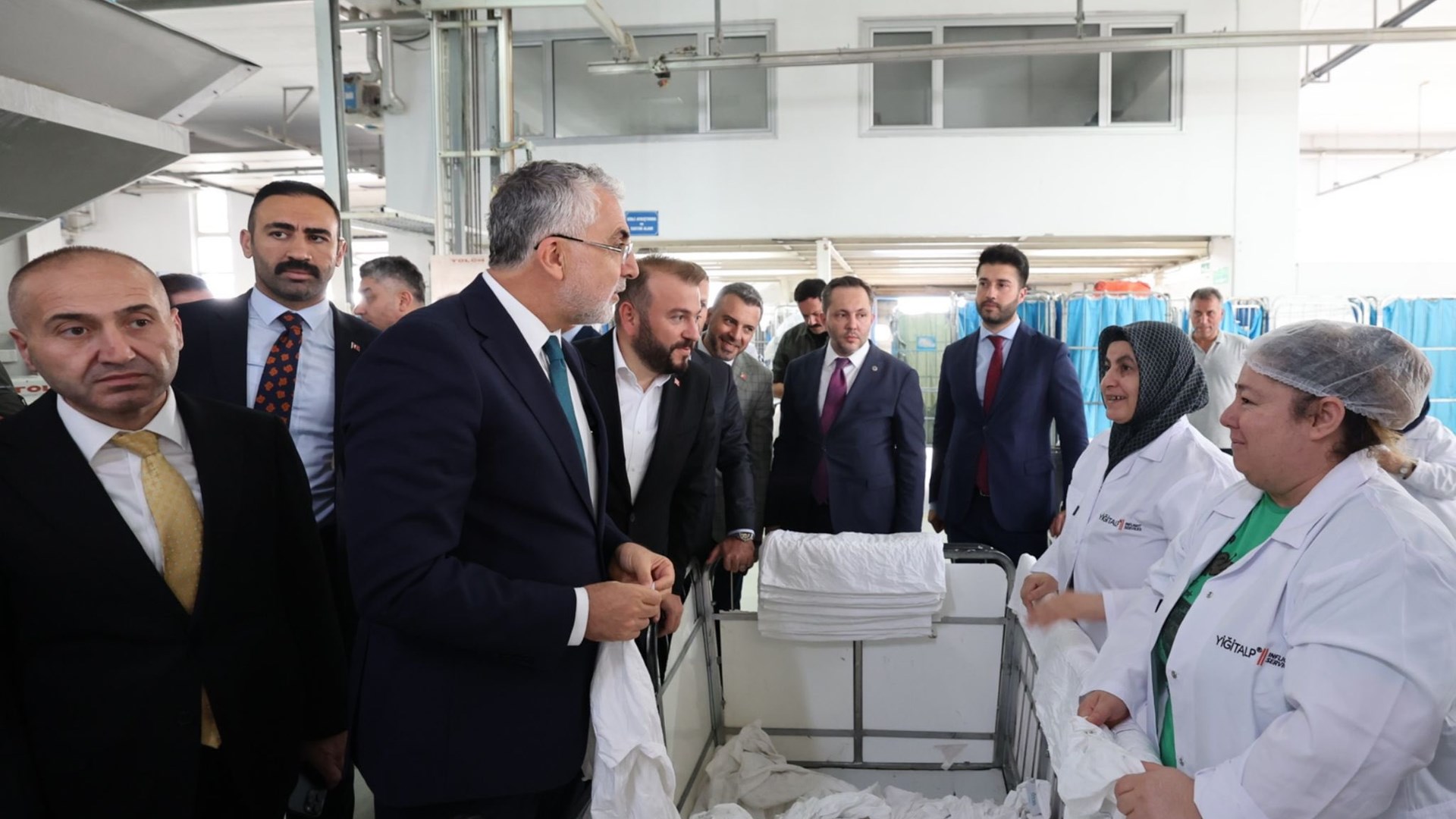 Bakan Işıkhan, İstanbul’da Ziyaretlerde Bulundu