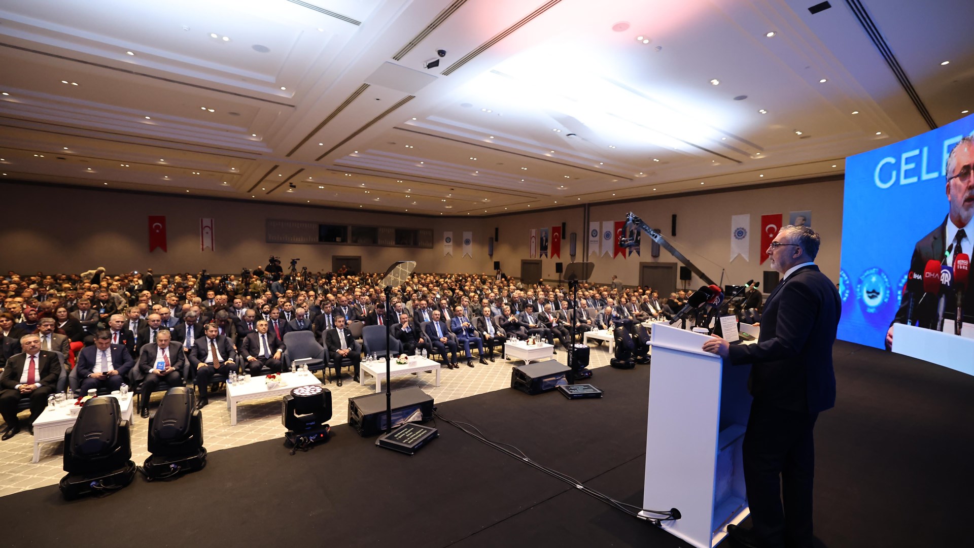 Bakan Işıkhan, Türkiye Kamu-Sen’in “Cumhuriyetimizin 2. Yüzyılında Kamu Personel Rejiminin Geleceği” Paneli’ne Katıldı