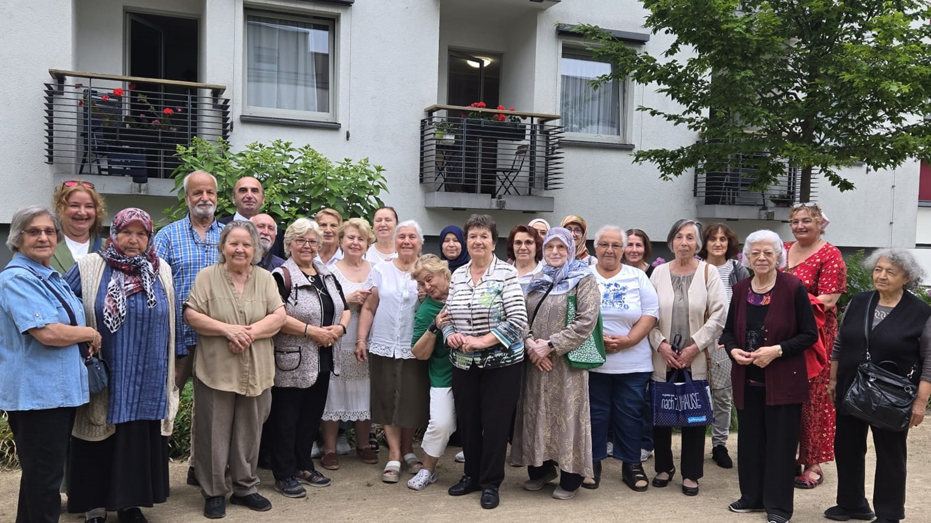 The Cologne Labour and Social Security Attaché Office held an informational meeting for pensioners living in Germany at the AWO Cologne Association.
