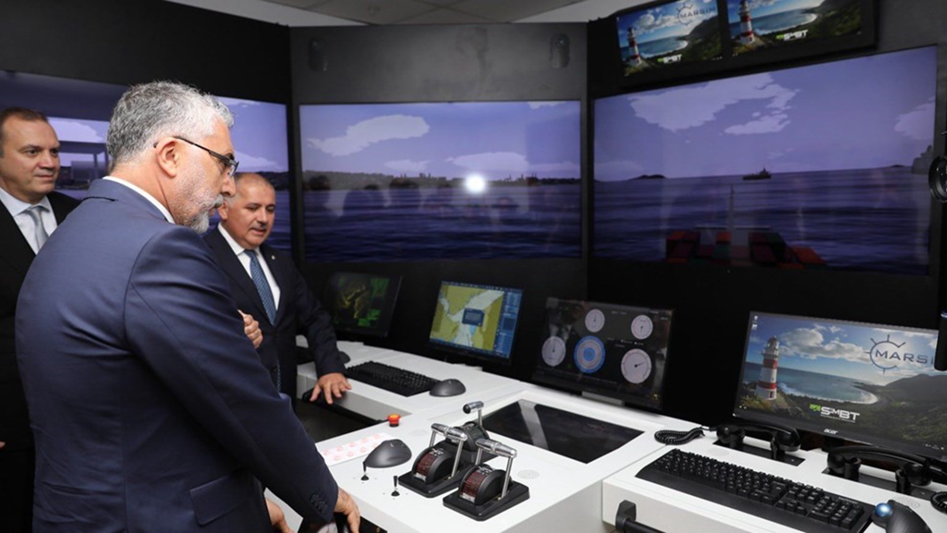 Çalışma ve Sosyal Güvenlik Bakanı Prof. Dr. Vedat Işıkhan, çeşitli ziyaretlerde bulunmak ve programlara katılmak üzere İstanbul’a gitti.