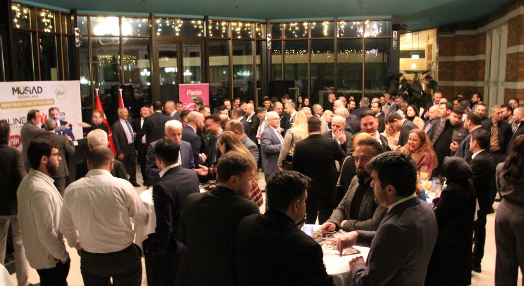 Deventer Çalışma ve Sosyal Güvenlik Ataşeliğimiz, 23.01.2024 Salı günü MÜSİAD Hollanda’nın geleneksel olarak Lahey Kurhaus'da düzenlediği yeni yıl resepsiyonuna katılım sağladı.