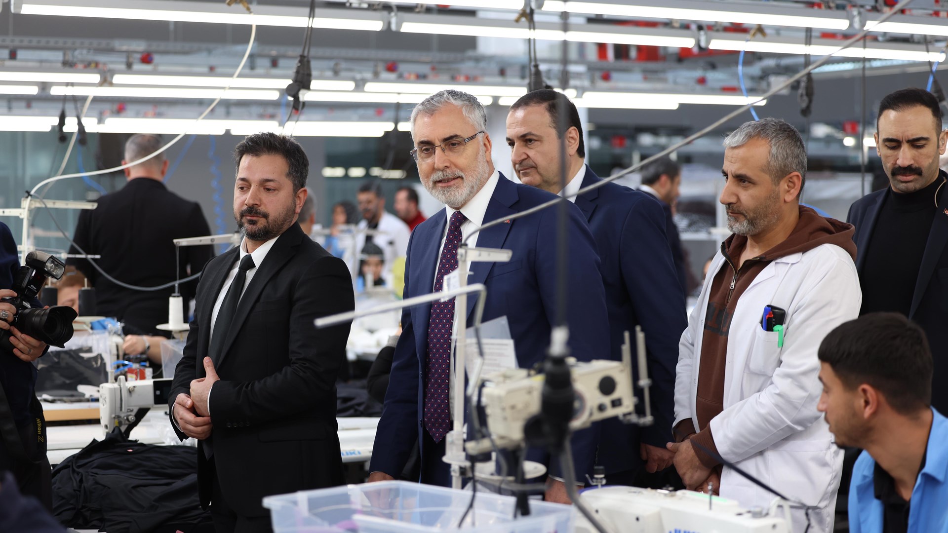 Çalışma ve Sosyal Güvenlik Bakanı Prof. Dr. Vedat Işıkhan, çeşitli ziyaretlerde bulunmak ve programlara katılmak üzere Malatya’ya gitti.