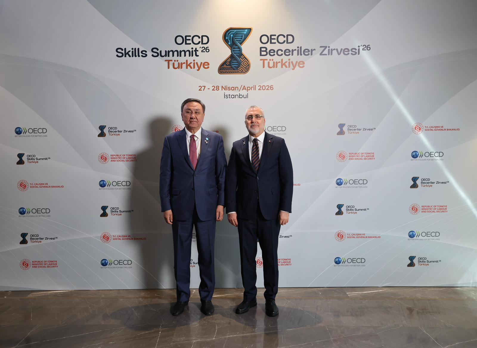 Bakan Işıkhan, OECD 2026 Beceriler Zirvesi Kapsamında İkili Görüşmelerde Bulundu