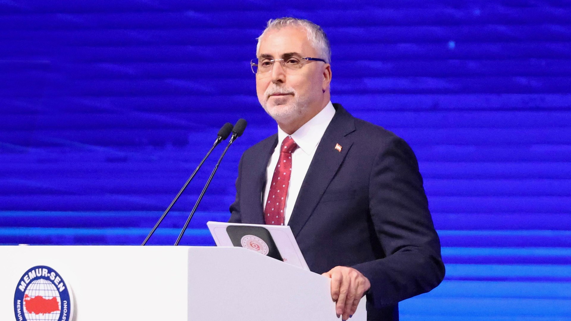 Bakan Işıkhan, “Memur-Sen 30. Yıl Vefa Buluşması Programı” na Katıldı