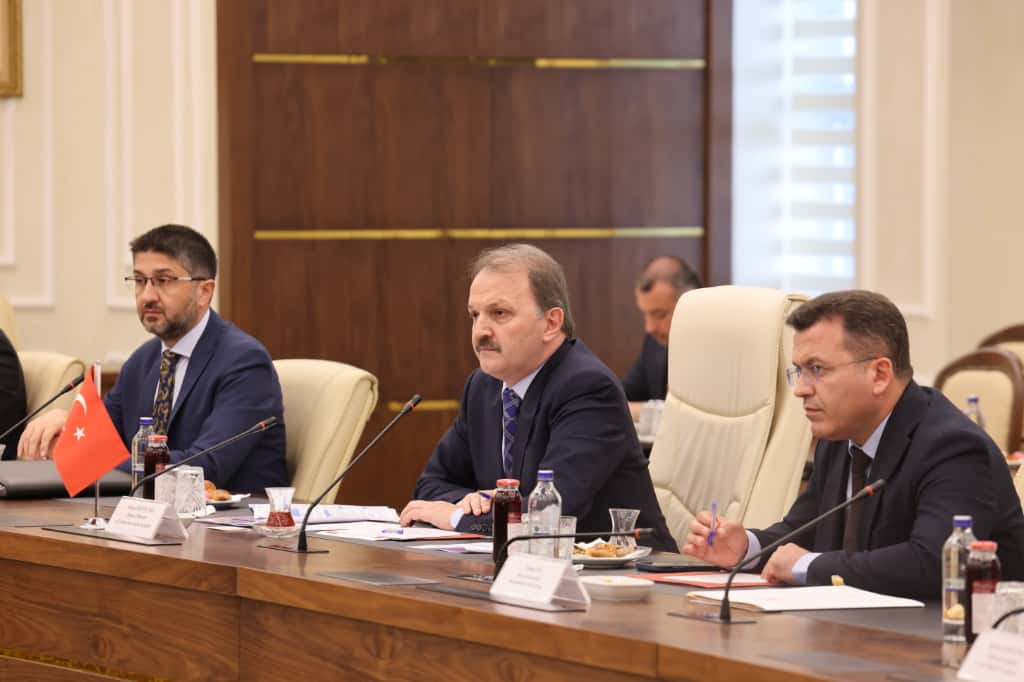 Bakan Yardımcımız Dr. Adnan Ertem Endonezya Göçmen İşçilerin Korunması Bakan Yardımcısı Christina Aryani ile Görüştü