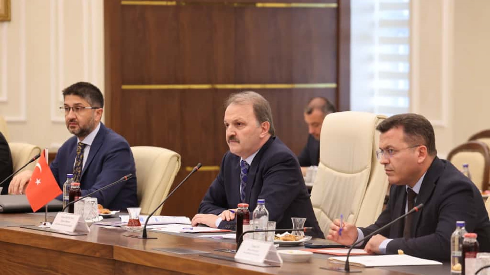 Bakan Yardımcımız Dr. Adnan Ertem Endonezya Göçmen İşçilerin Korunması Bakan Yardımcısı Christina Aryani ile Görüştü