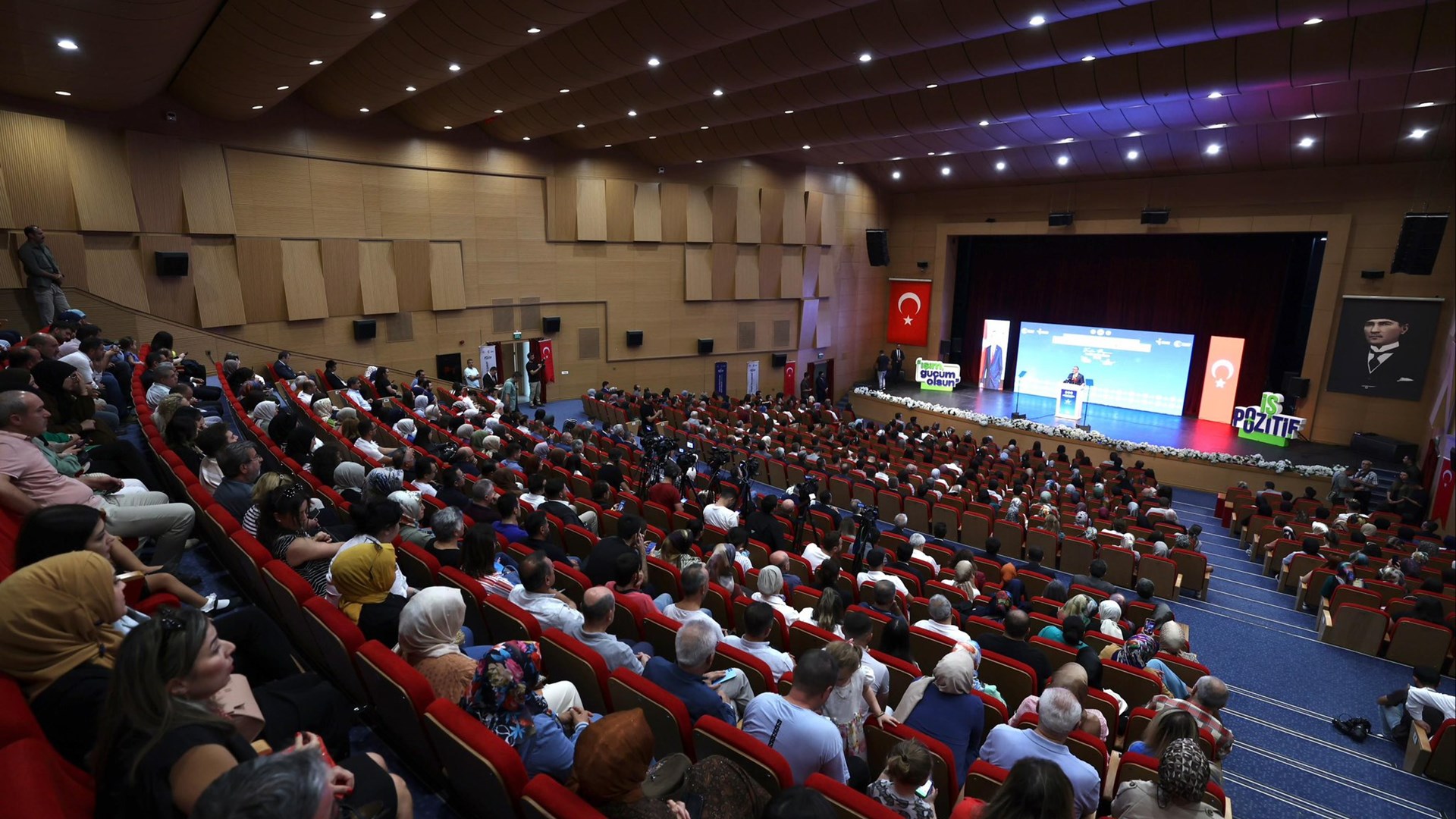 Bakan Işıkhan, Sivas’ta Ziyaretlerde Bulundu