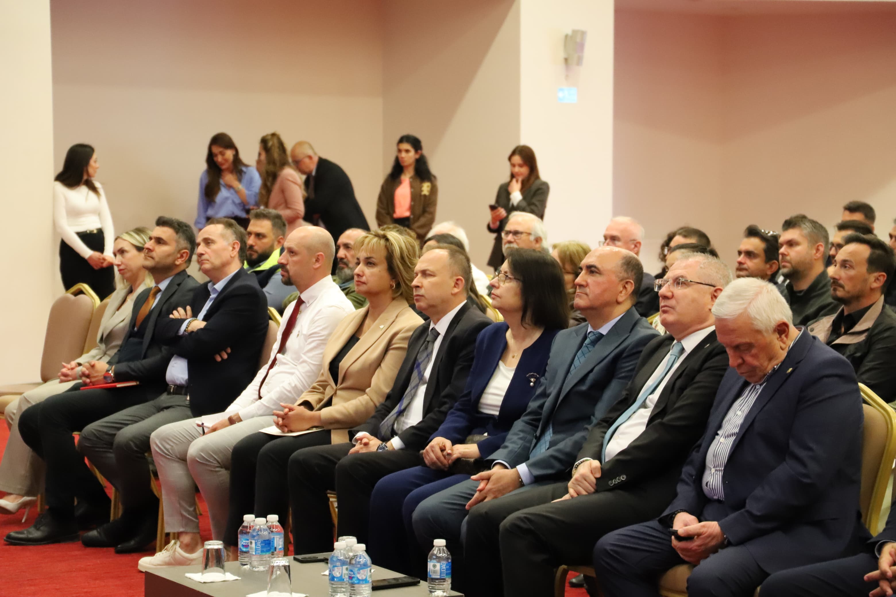 29 Nisan 2026 tarihinde İstanbul Rehberlik ve Teftiş Grup Başkanlığı ile Edirne Ticaret ve Sanayi Odası (ETSO) iş birliğinde; “İşin Yürütümü ile İş Sağlığı ve Güvenliği Teftişleri” hakkında bilgilendirme toplantısı düzenlendi.