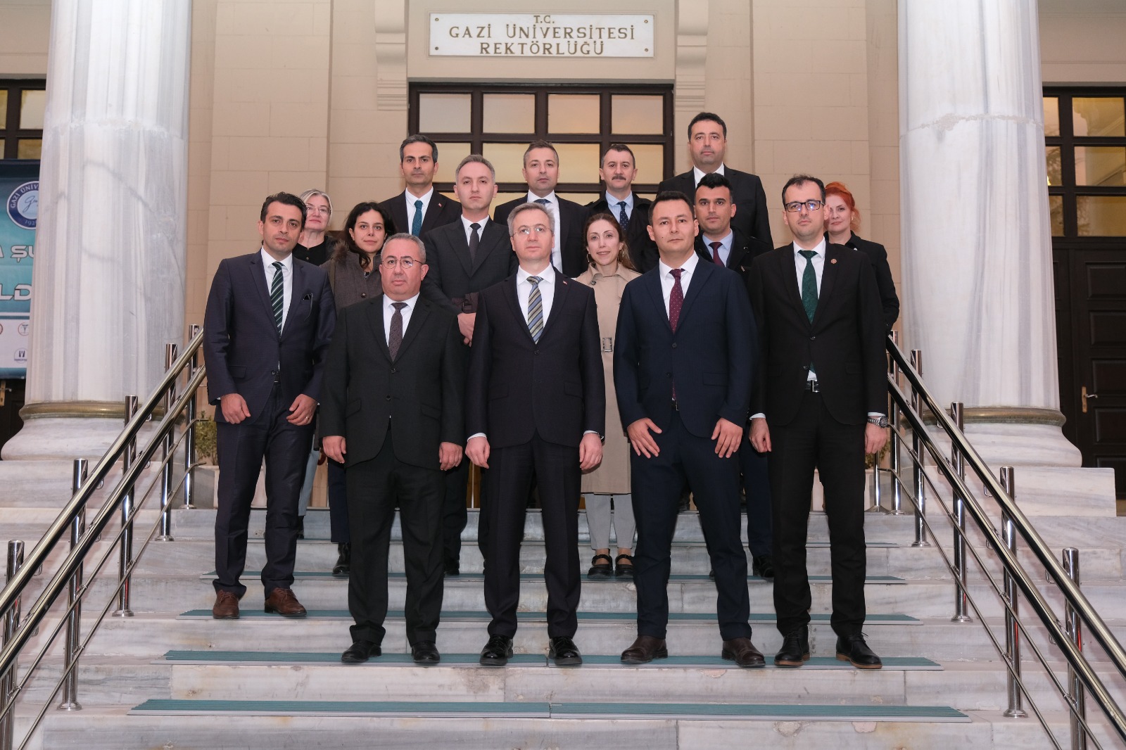 Gazi Üniversitesi Rektörlük Mimar Kemalettin Salonunda “Kamu Denetiminde Yeni Yaklaşımlar: Dijital Dönüşüm, Yapay Zekâ ve Sürdürülebilirlik” temasıyla 20 Kasım 2025 tarihinde düzenlenen 3. Denetim Şurasına, Rehberlik ve Teftiş Başkanımız Bekir Aktürk de katılarak çalışma hayatında denetim ve mesleki motivasyona ilişkin kapsamlı bir sunum gerçekleştirdi.