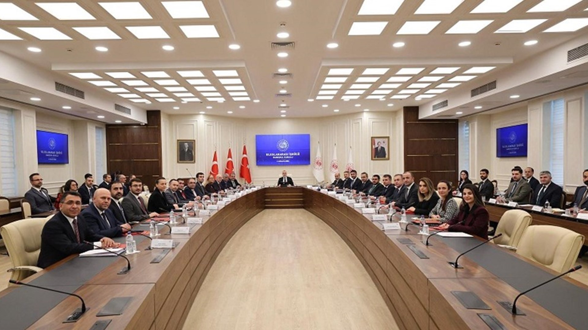 The first meeting of the International Labour Force Advisory Board, which was established by the Presidential Decree published in the Official Gazette on 6 April, was held under the chairmanship of Minister of Labour and Social Security Prof. Dr. Vedat Işıkhan.