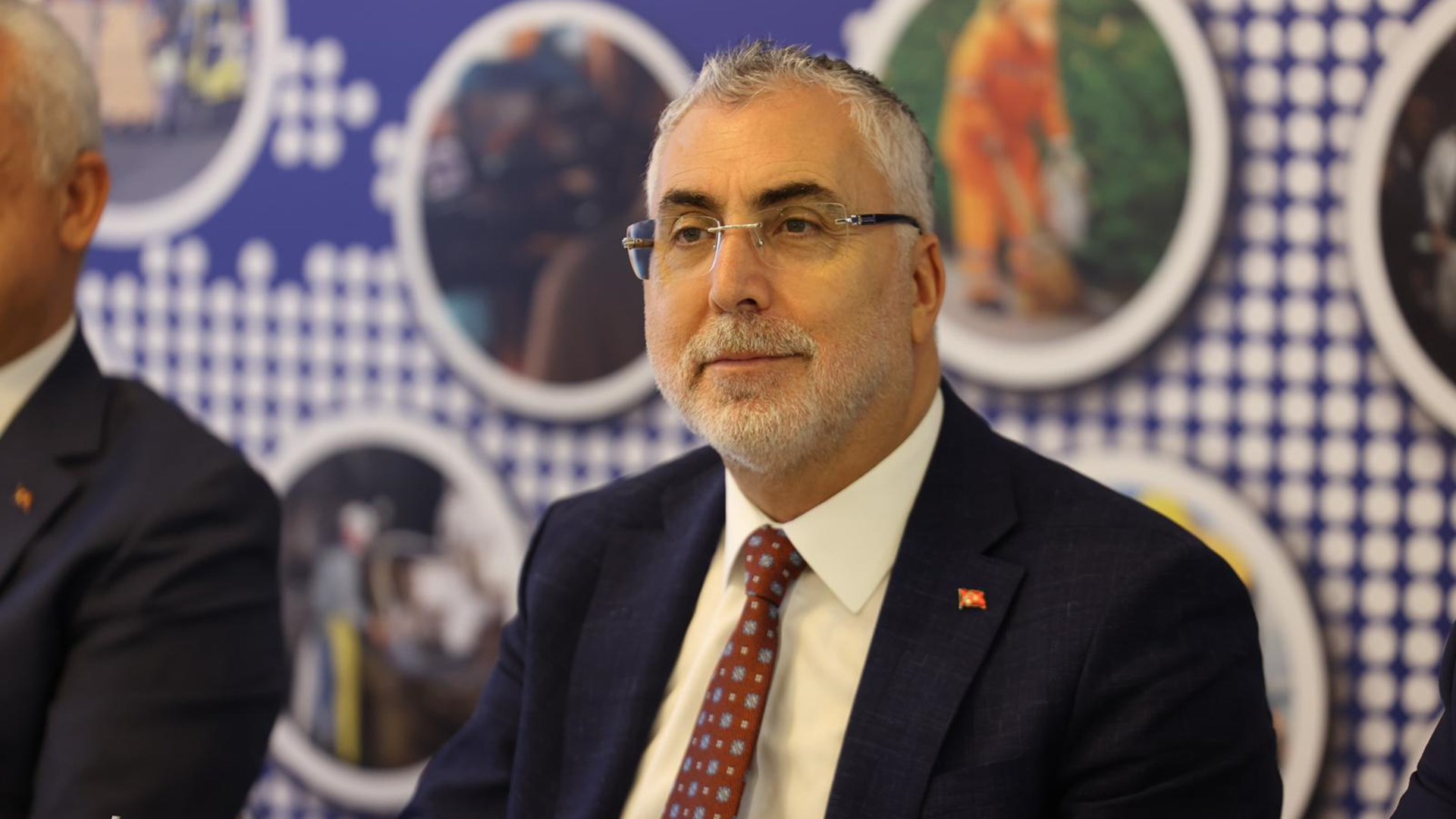 Bakan Işıkhan, Muş’ta Ziyaretlerde Bulundu